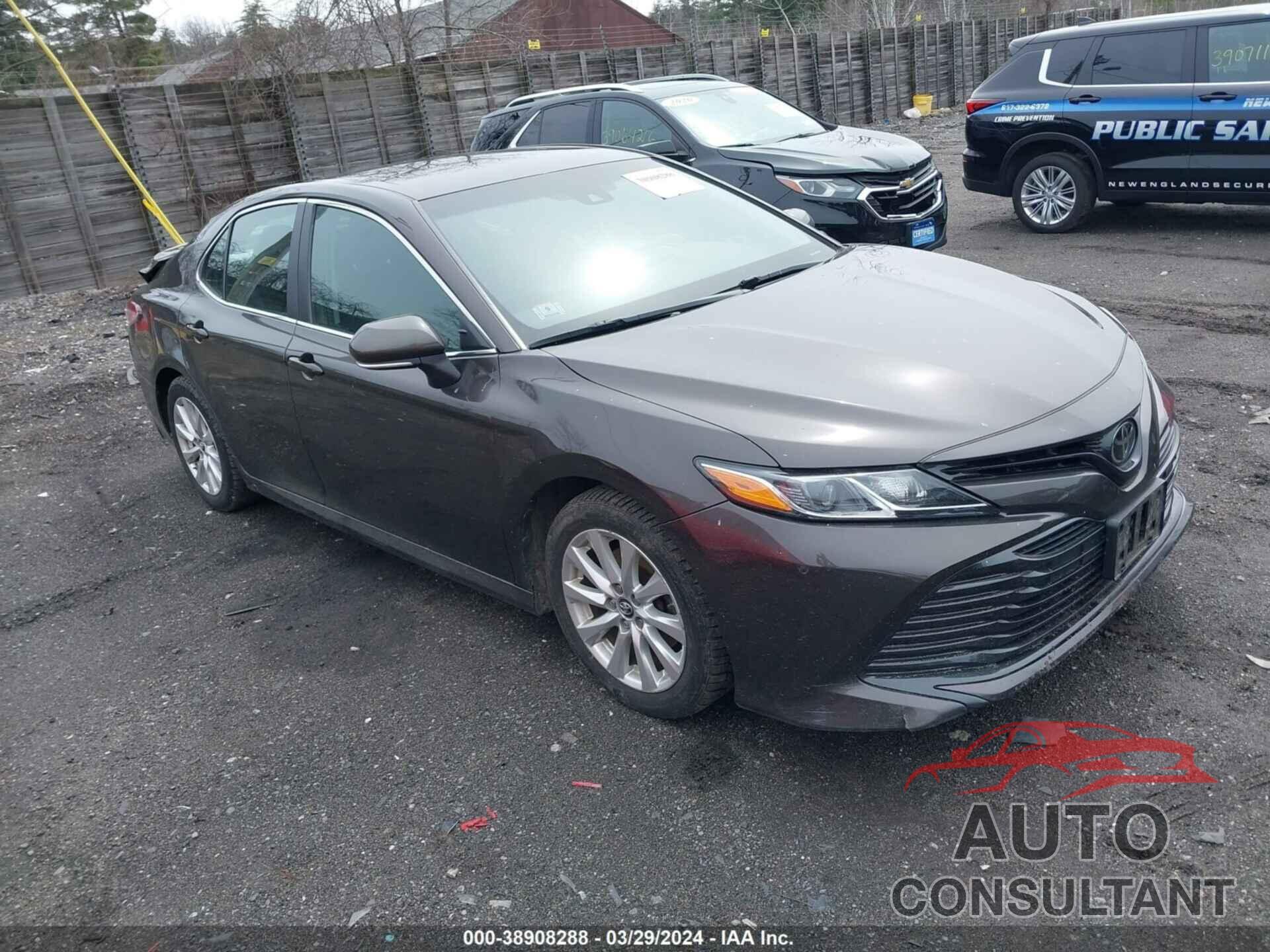 TOYOTA CAMRY 2018 - 4T1B11HK5JU013219
