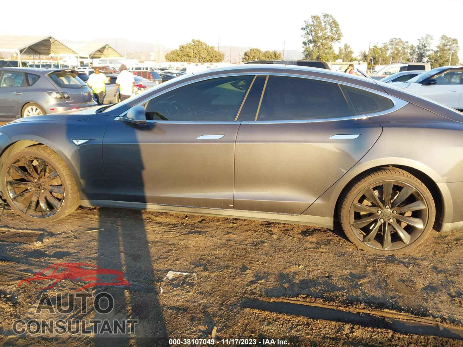 TESLA MODEL S 2016 - 5YJSA1E28GF128035