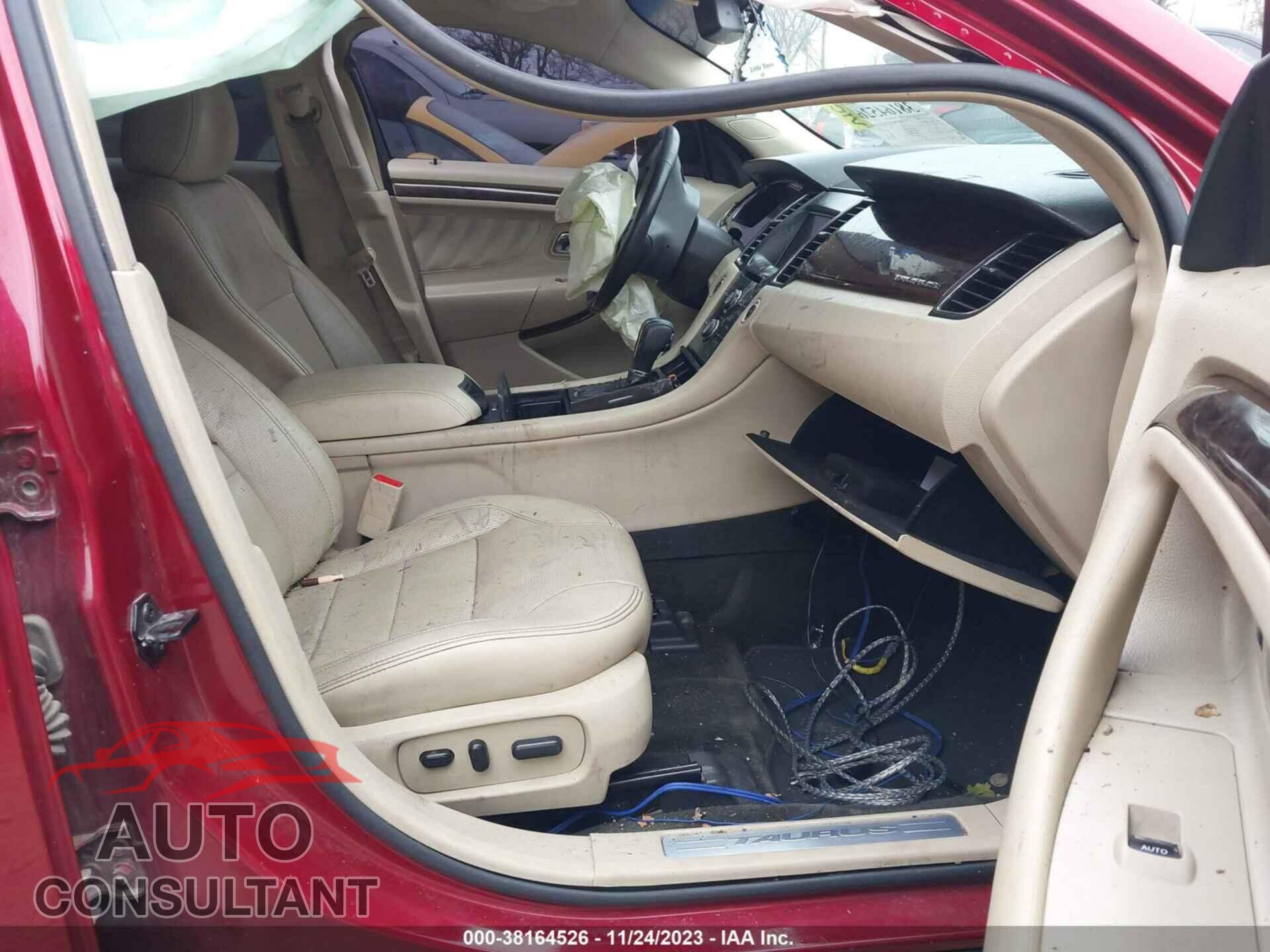 FORD TAURUS 2015 - 1FAHP2F82FG102719