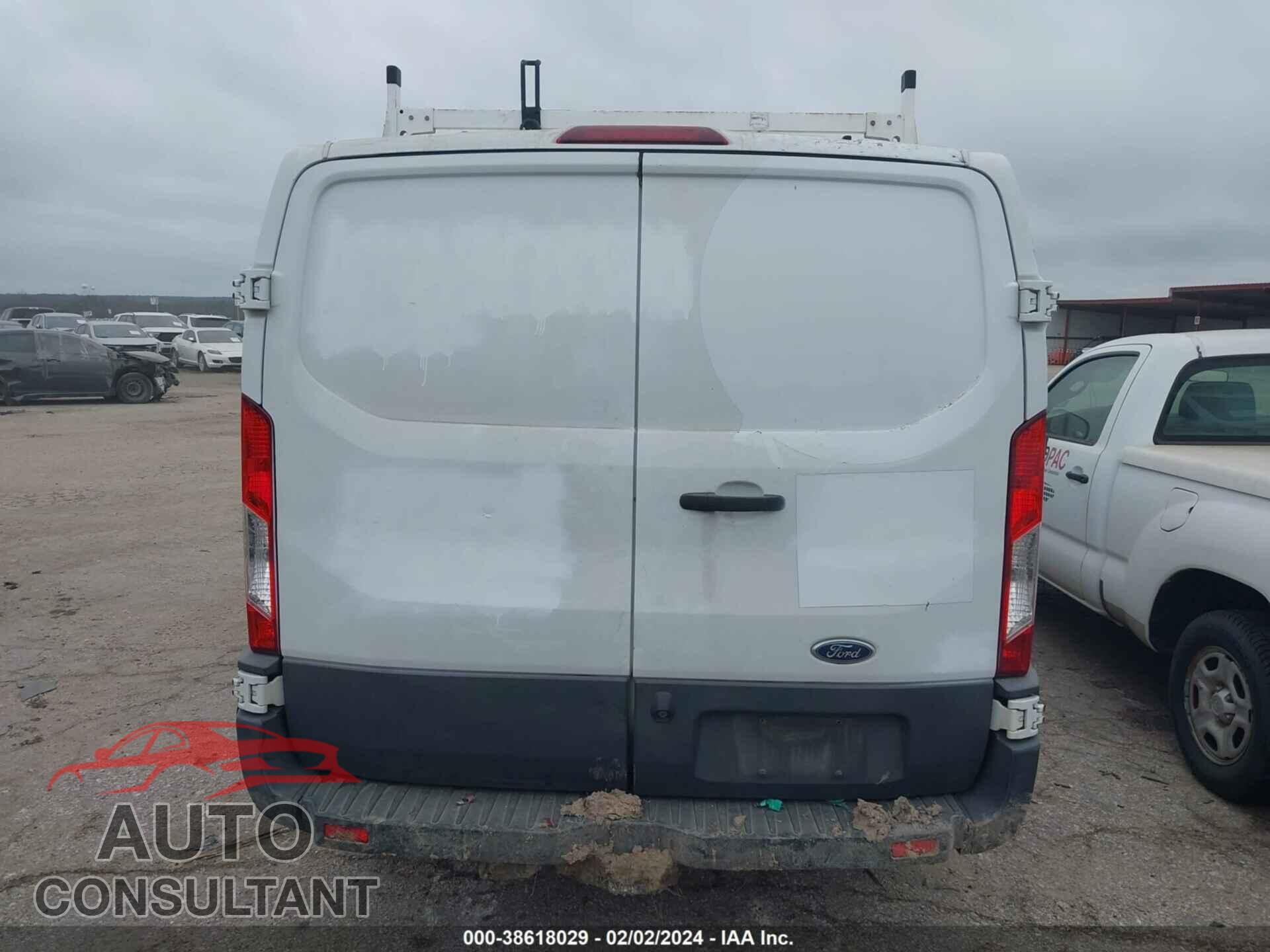 FORD TRANSIT 2016 - 1FTYR1YM9GKB56185