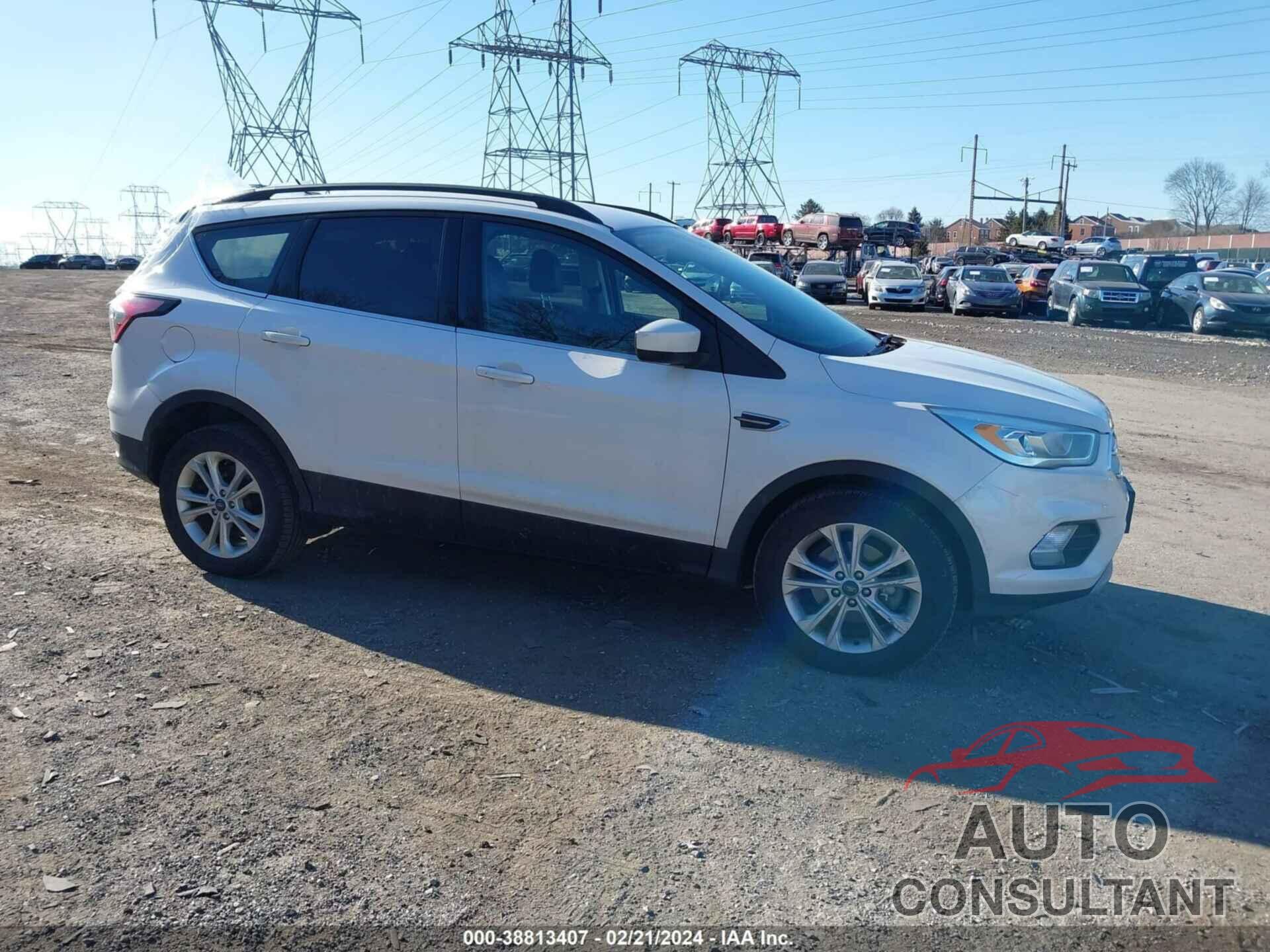 FORD ESCAPE 2017 - 1FMCU9GD3HUD14353