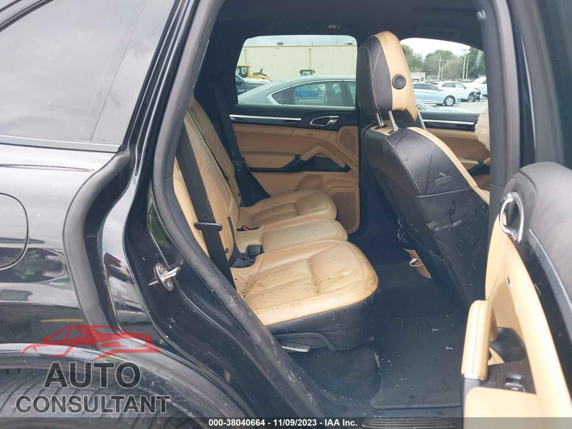 PORSCHE CAYENNE 2017 - WP1AA2A21HKA90531