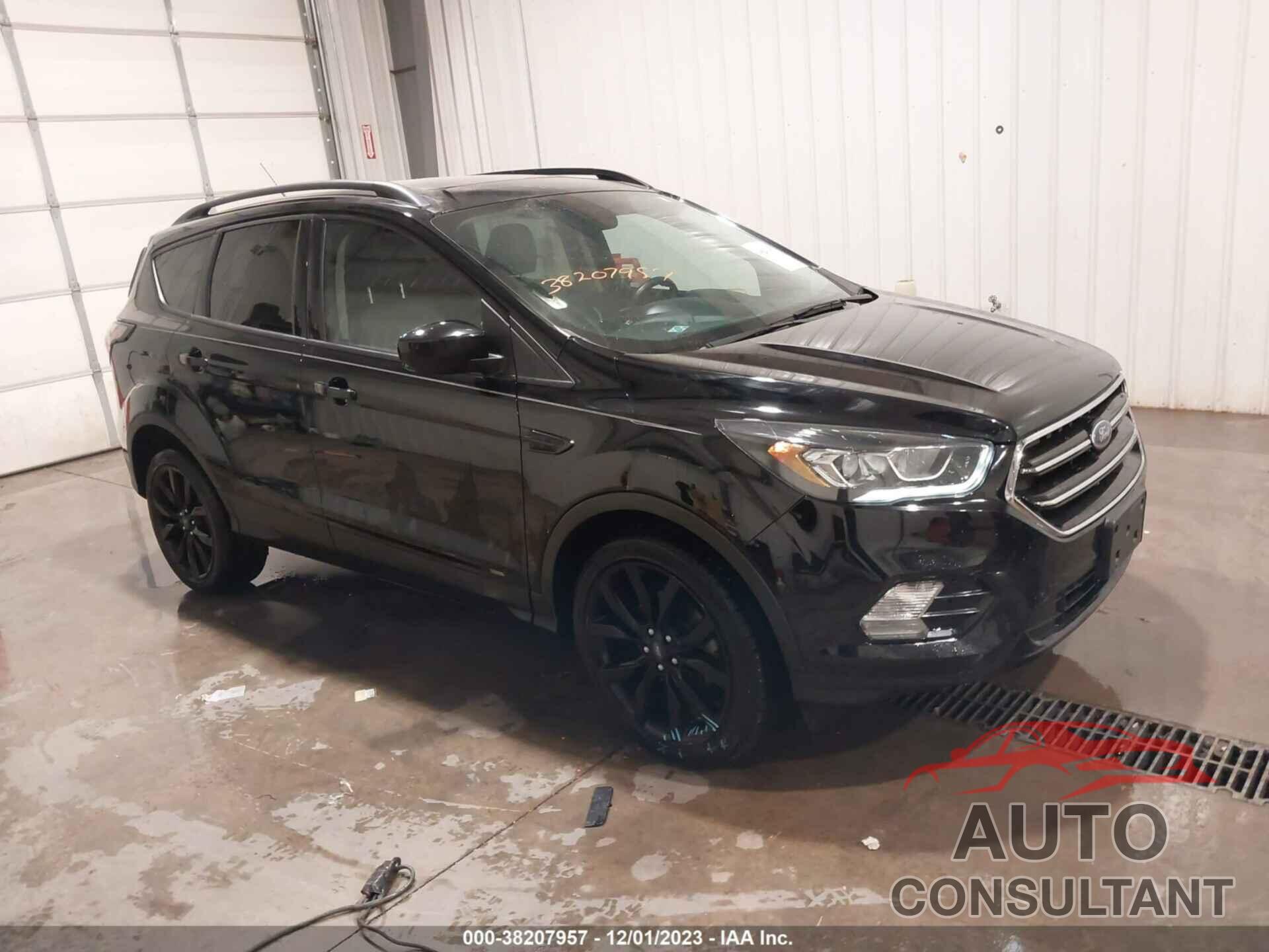 FORD ESCAPE 2017 - 1FMCU0GD3HUD52077