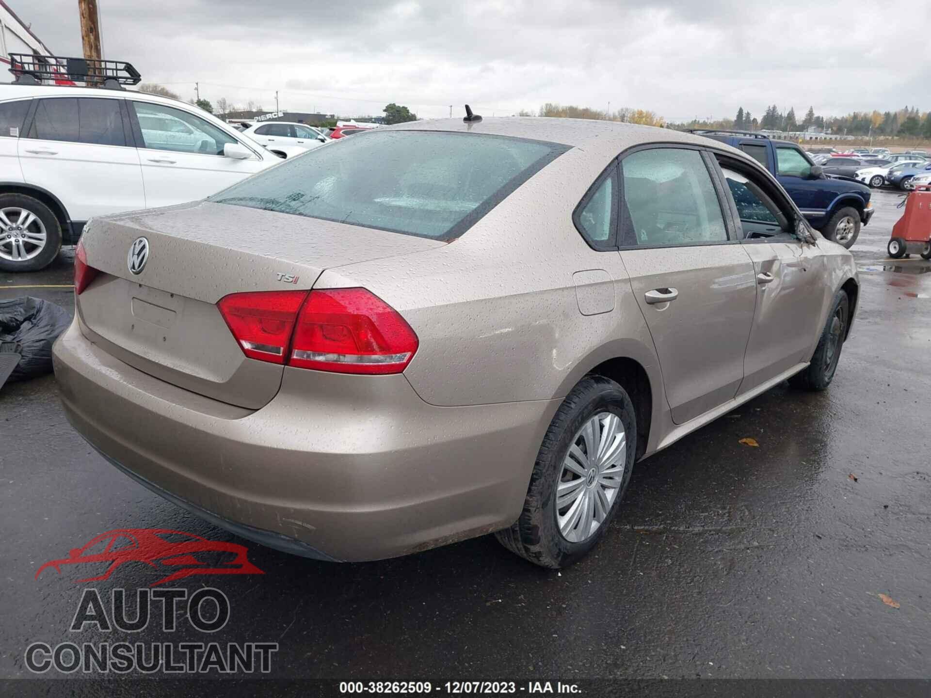 VOLKSWAGEN PASSAT 2015 - 1VWAT7A36FC009111