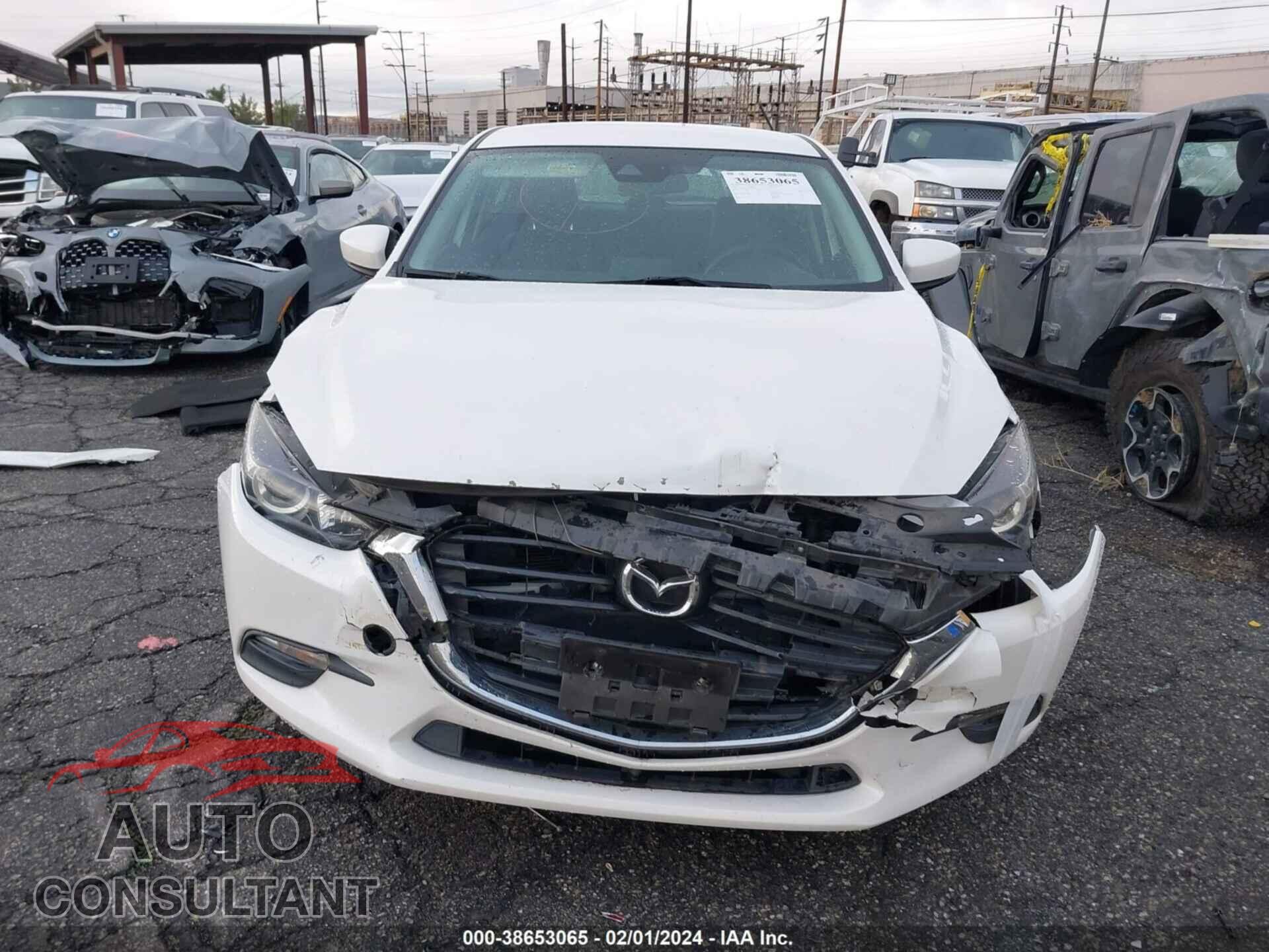 MAZDA MAZDA3 2018 - 3MZBN1L38JM206040
