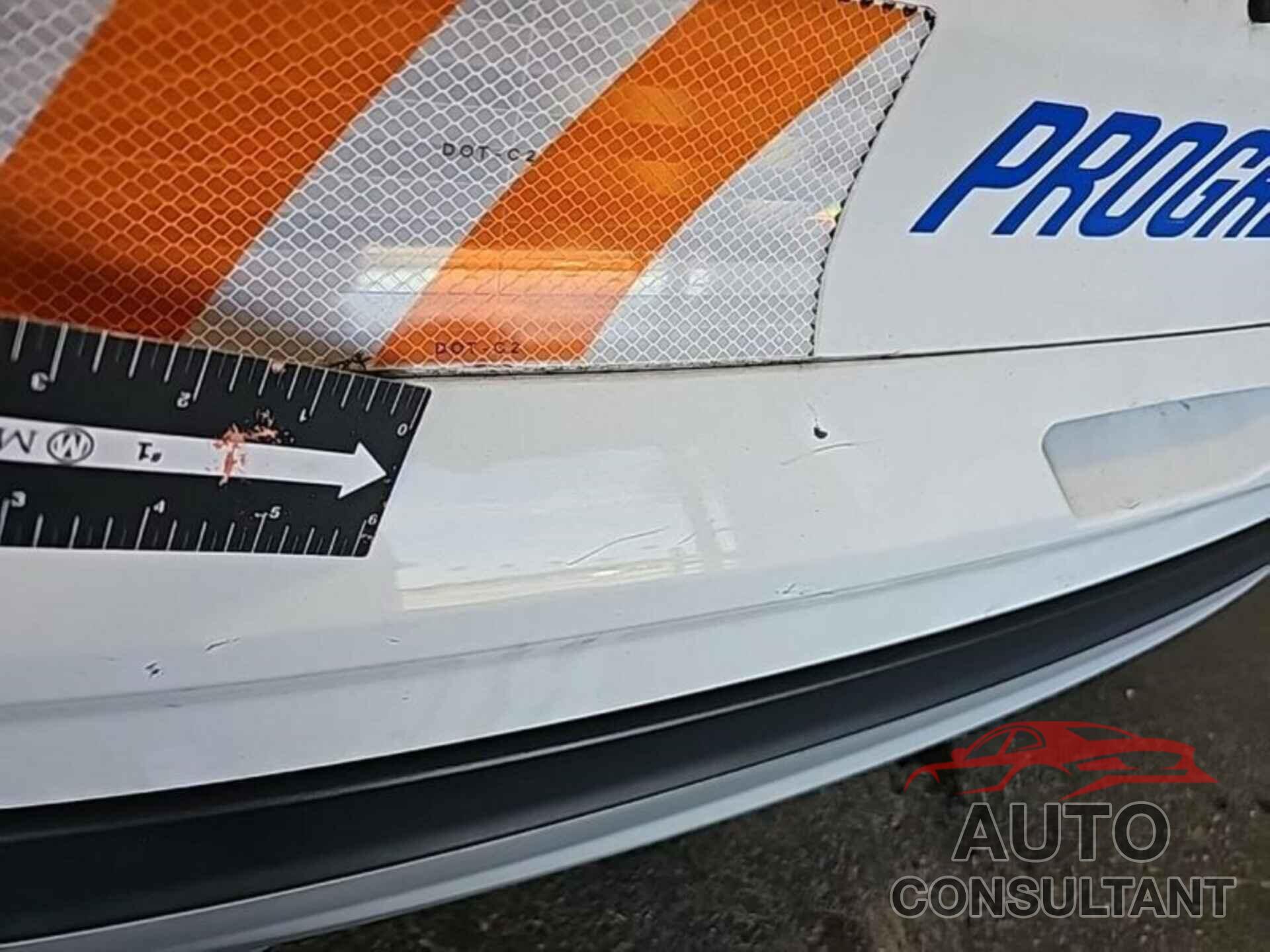FORD ESCAPE 2018 - 1FMCU0GD5JUB17427