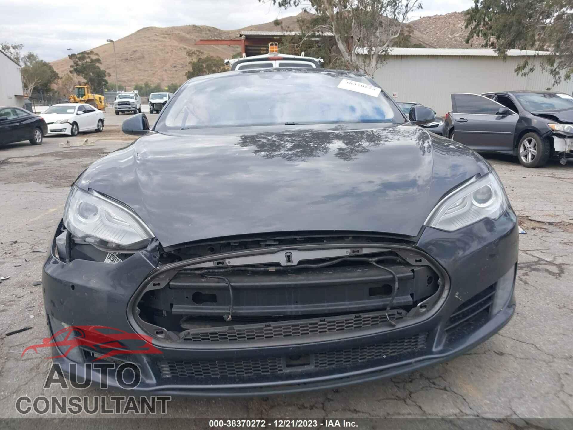 TESLA MODEL S 2015 - 5YJSA1E14FF120293