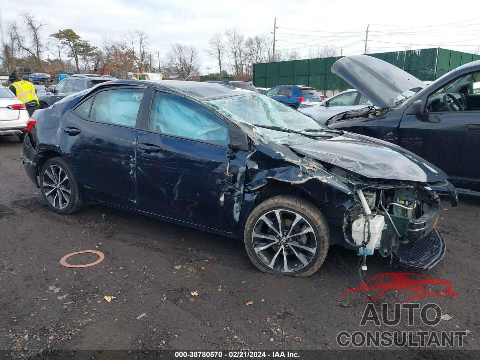TOYOTA COROLLA 2018 - 2T1BURHE1JC067277