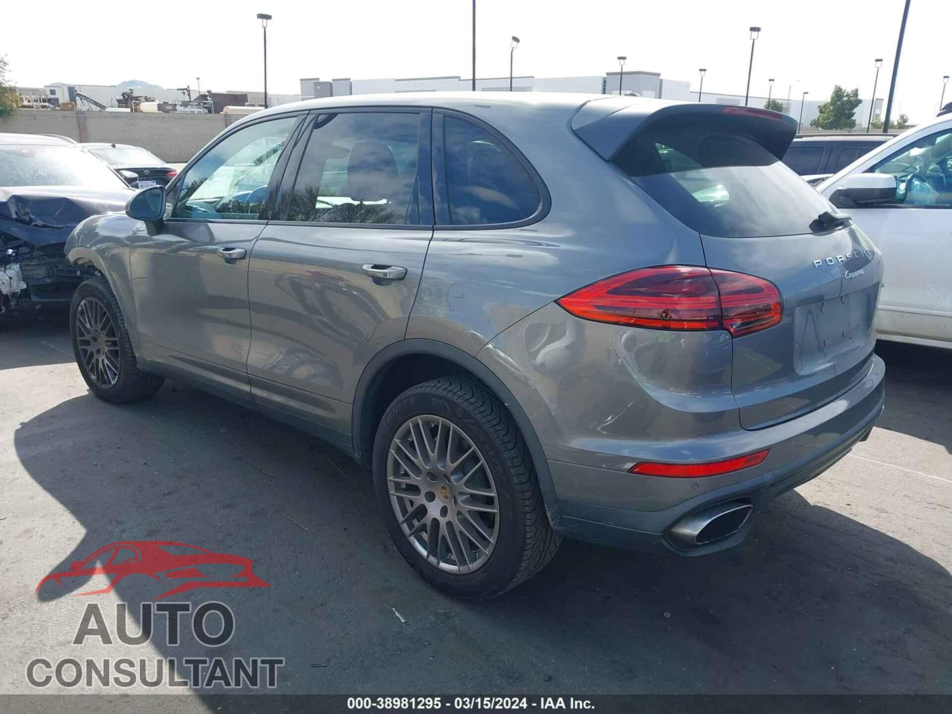 PORSCHE CAYENNE 2016 - WP1AA2A26GKA38293