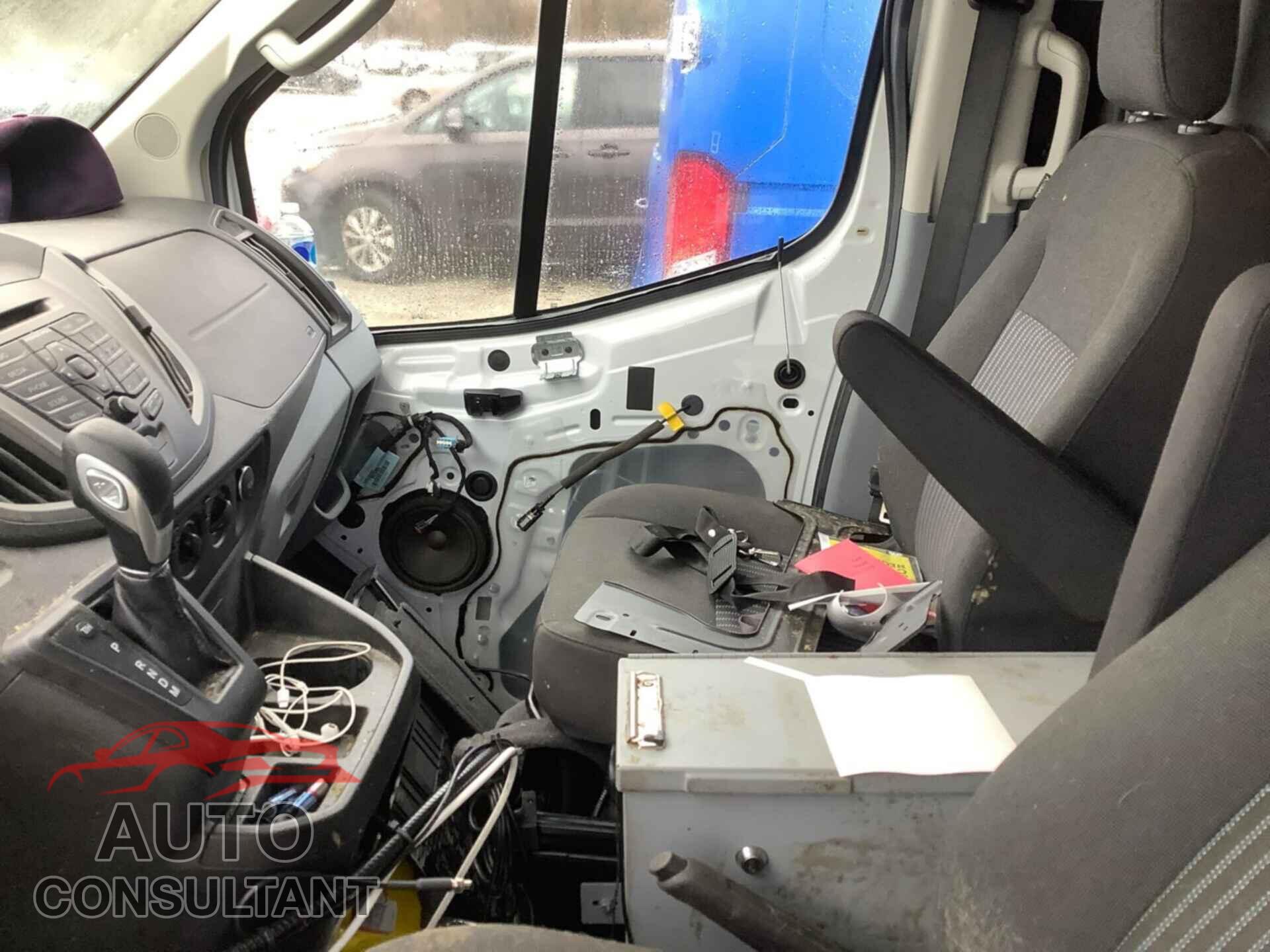 FORD TRANSIT-250 2017 - 1FTYR1YM0HKB05949