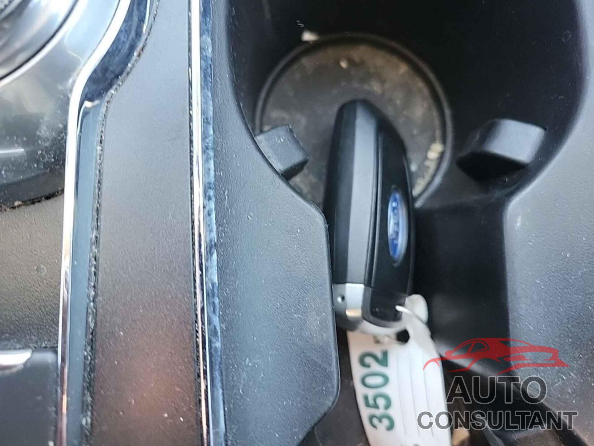 FORD FUSION 2019 - 3FA6P0T92KR239784