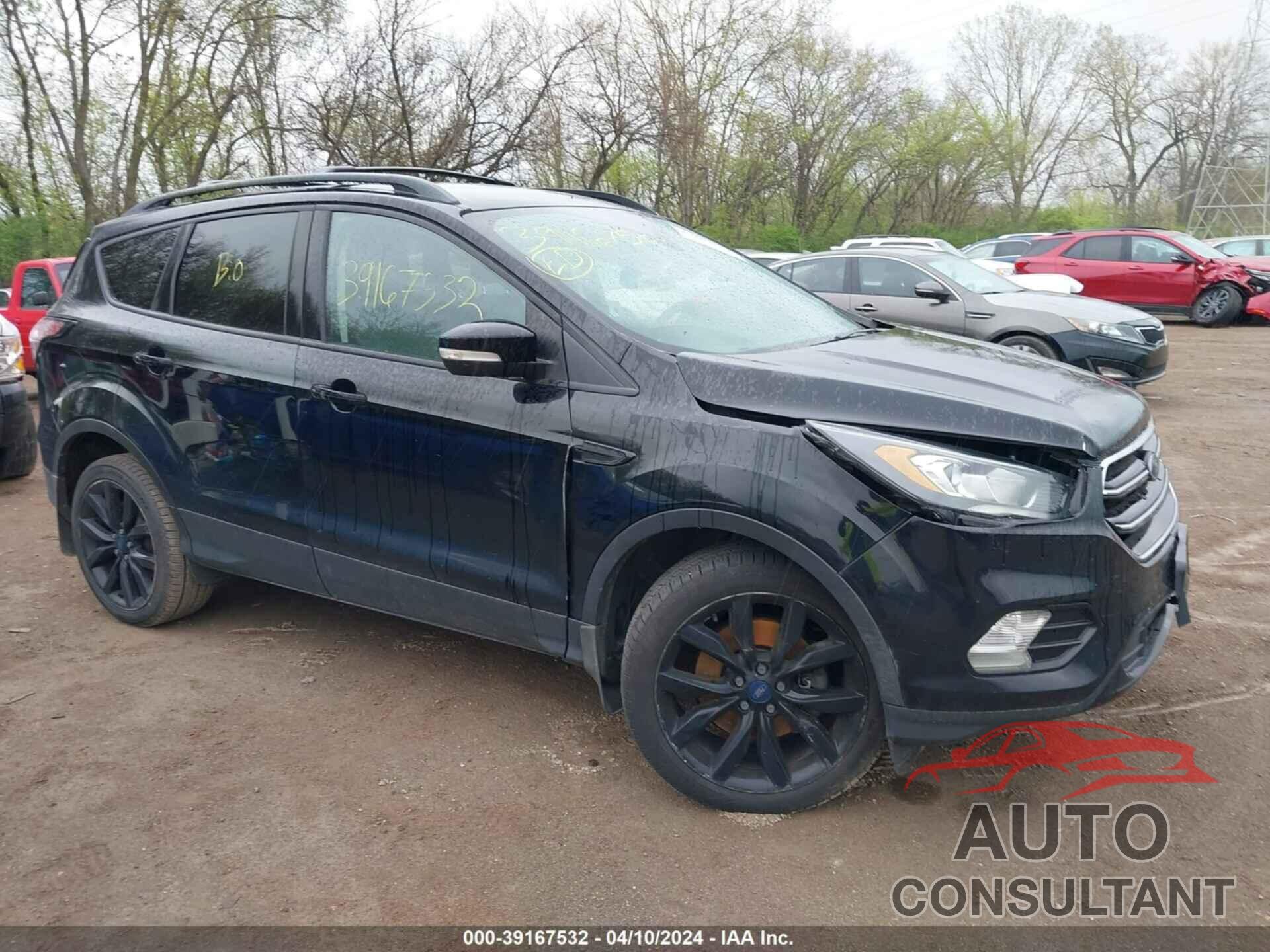 FORD ESCAPE 2017 - 1FMCU9J99HUD26222