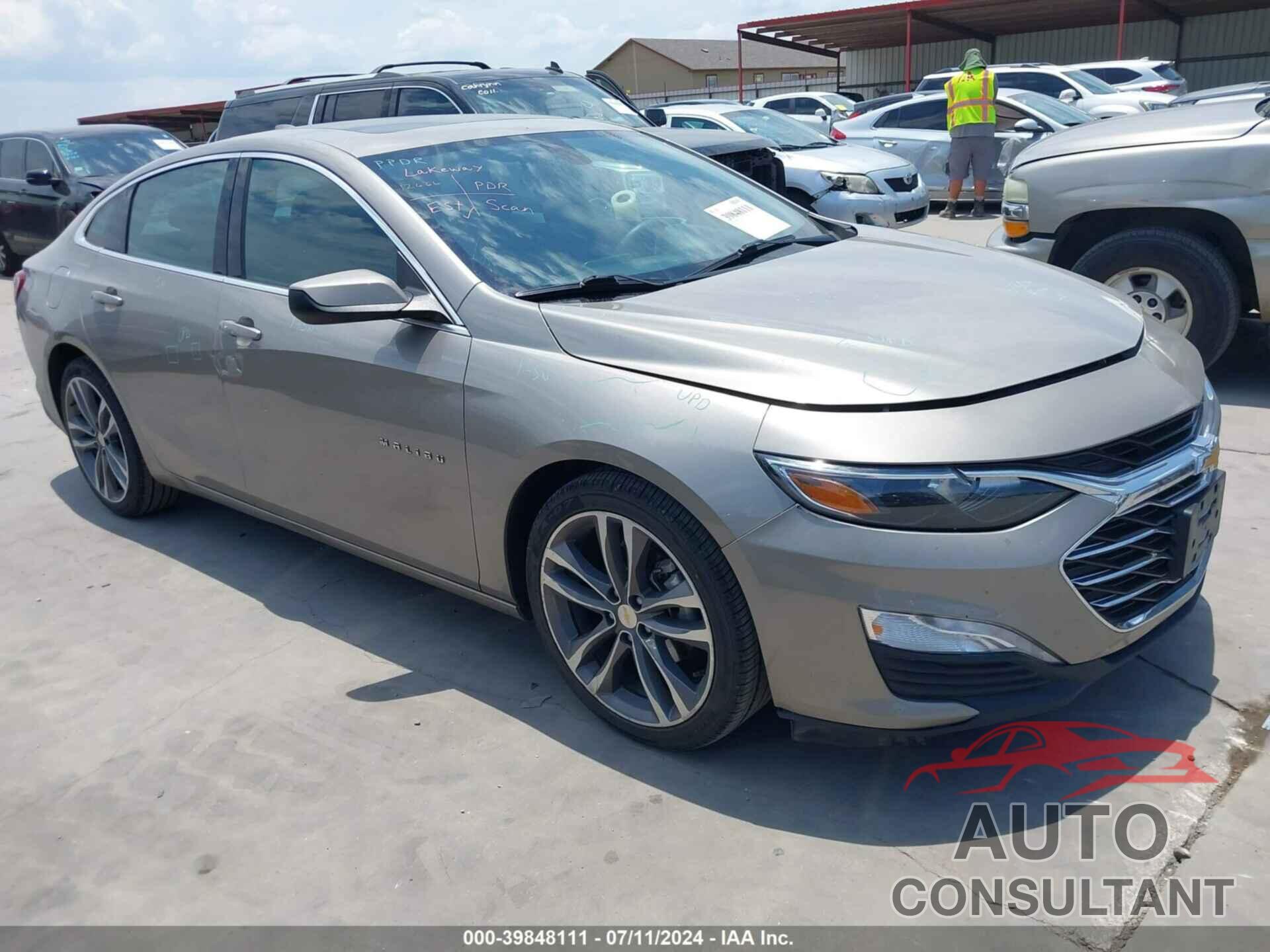 CHEVROLET MALIBU 2022 - 1G1ZD5ST8NF153013