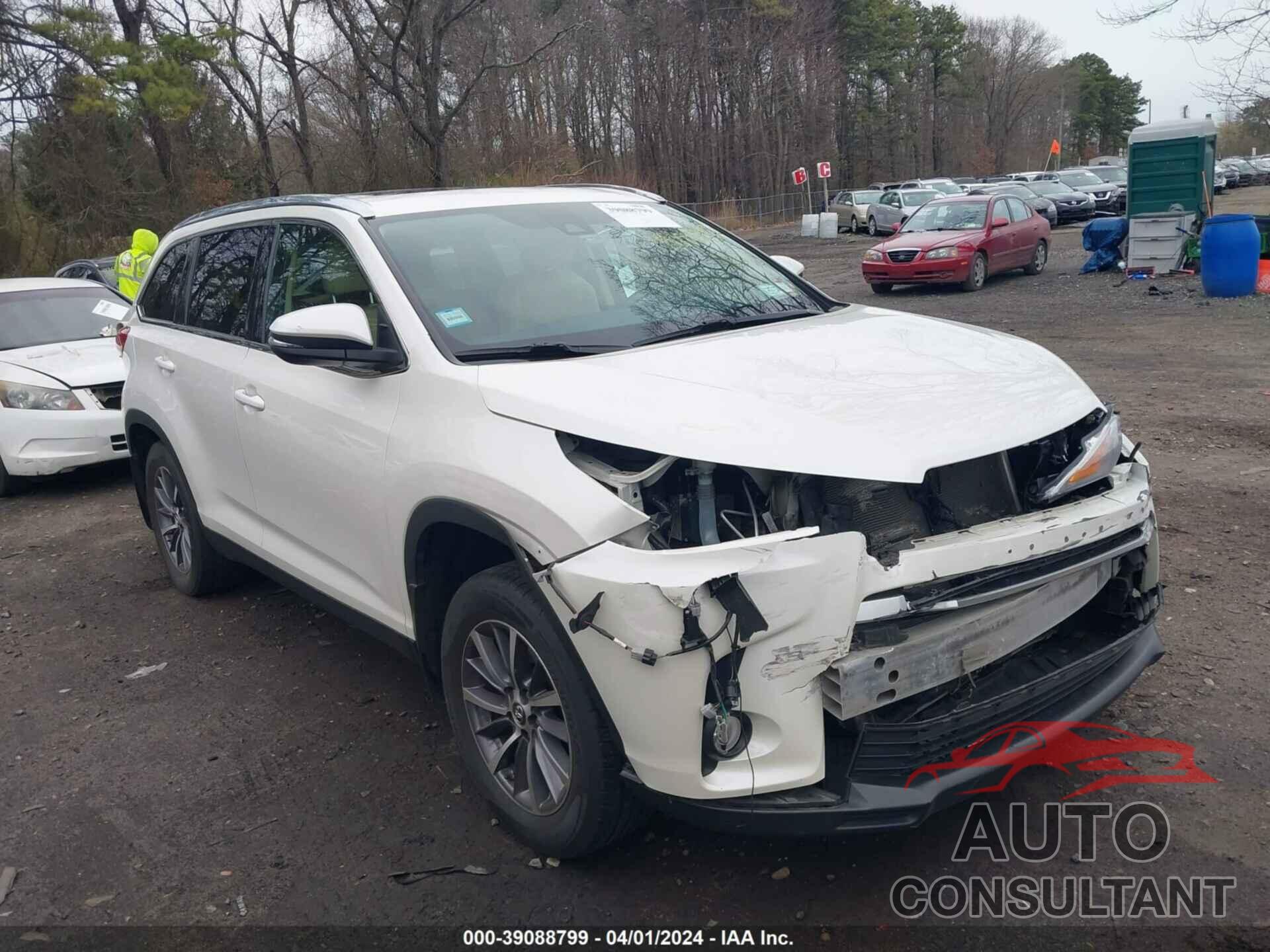 TOYOTA HIGHLANDER 2019 - 5TDJZRFH6KS602428