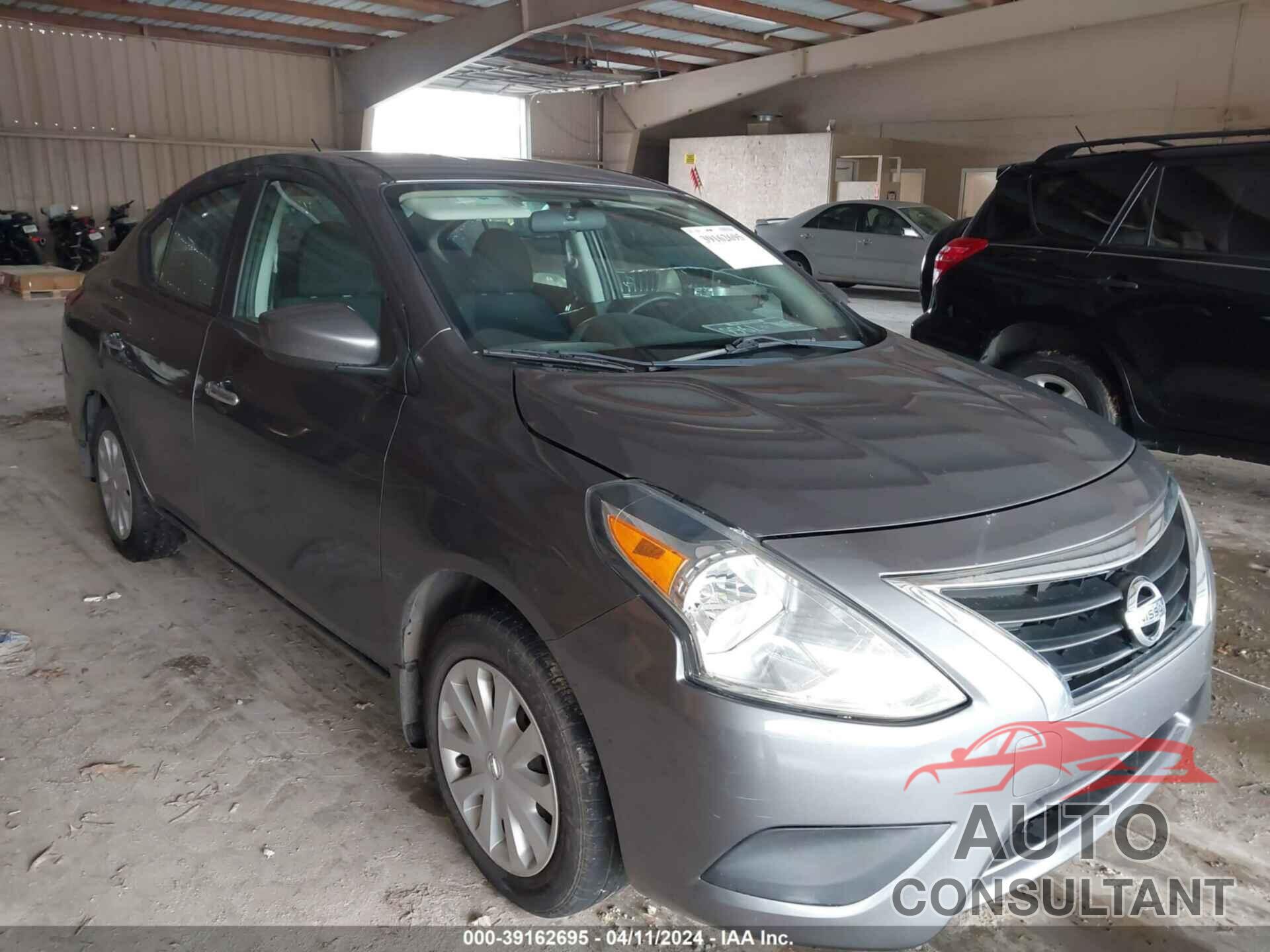 NISSAN VERSA 2018 - 3N1CN7APXJL881977