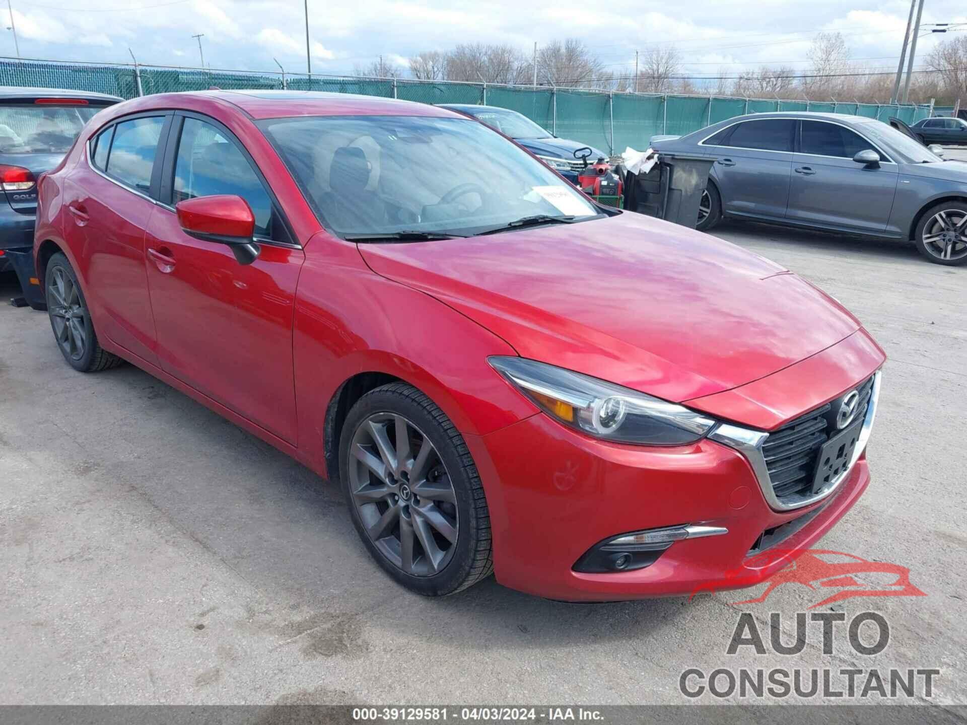 MAZDA MAZDA3 2018 - 3MZBN1M37JM252215