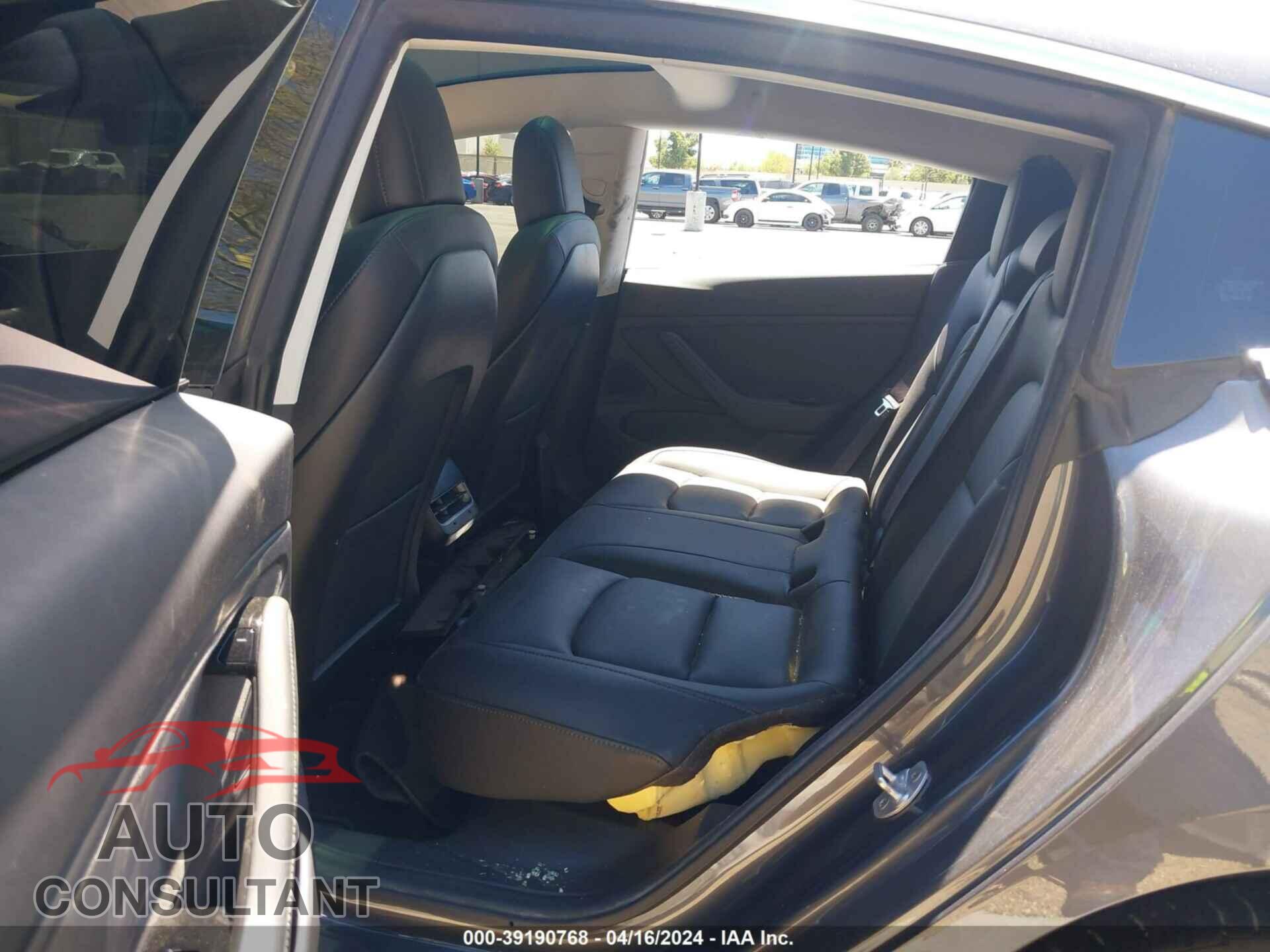 TESLA MODEL 3 2019 - 5YJ3E1EA3KF401942