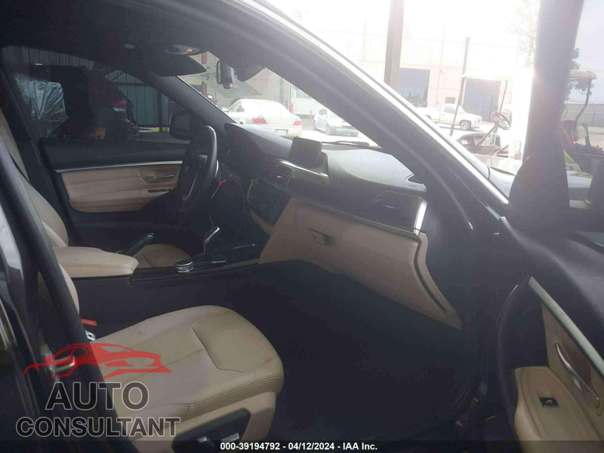 BMW 328I 2016 - WBA8E3G59GNU03685