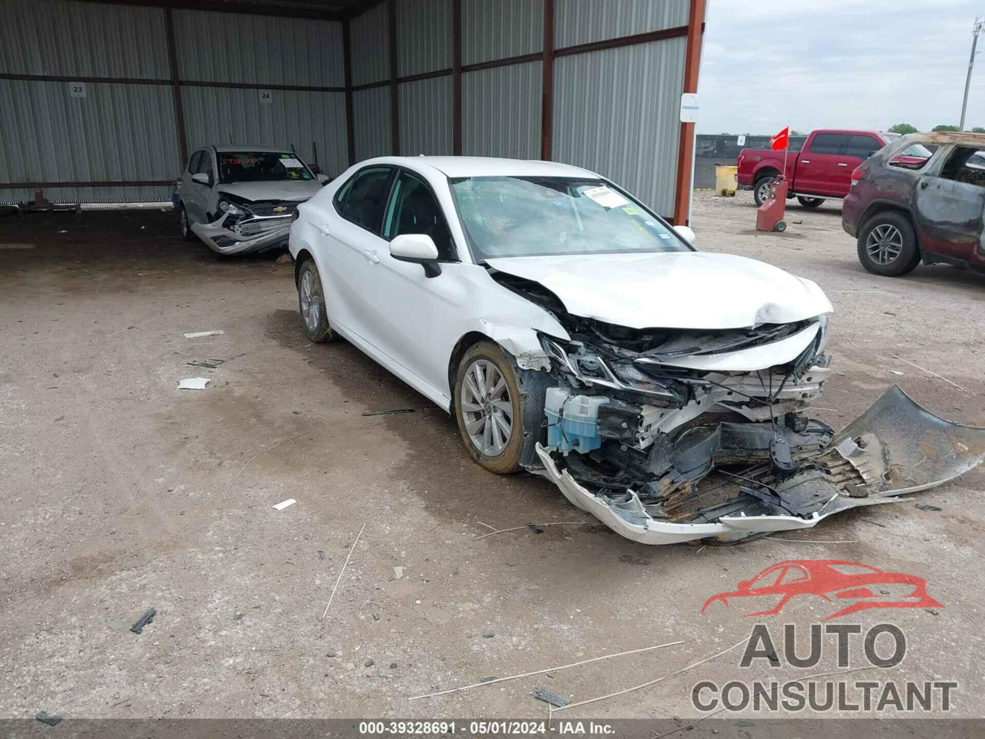 TOYOTA CAMRY 2022 - 4T1C11AK8NU014062