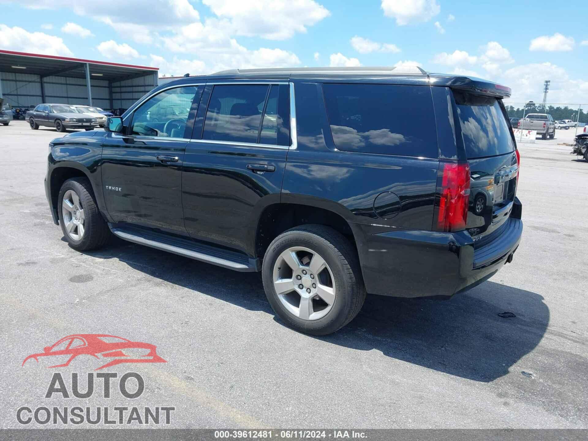 CHEVROLET TAHOE 2017 - 1GNSCAKC1HR323954