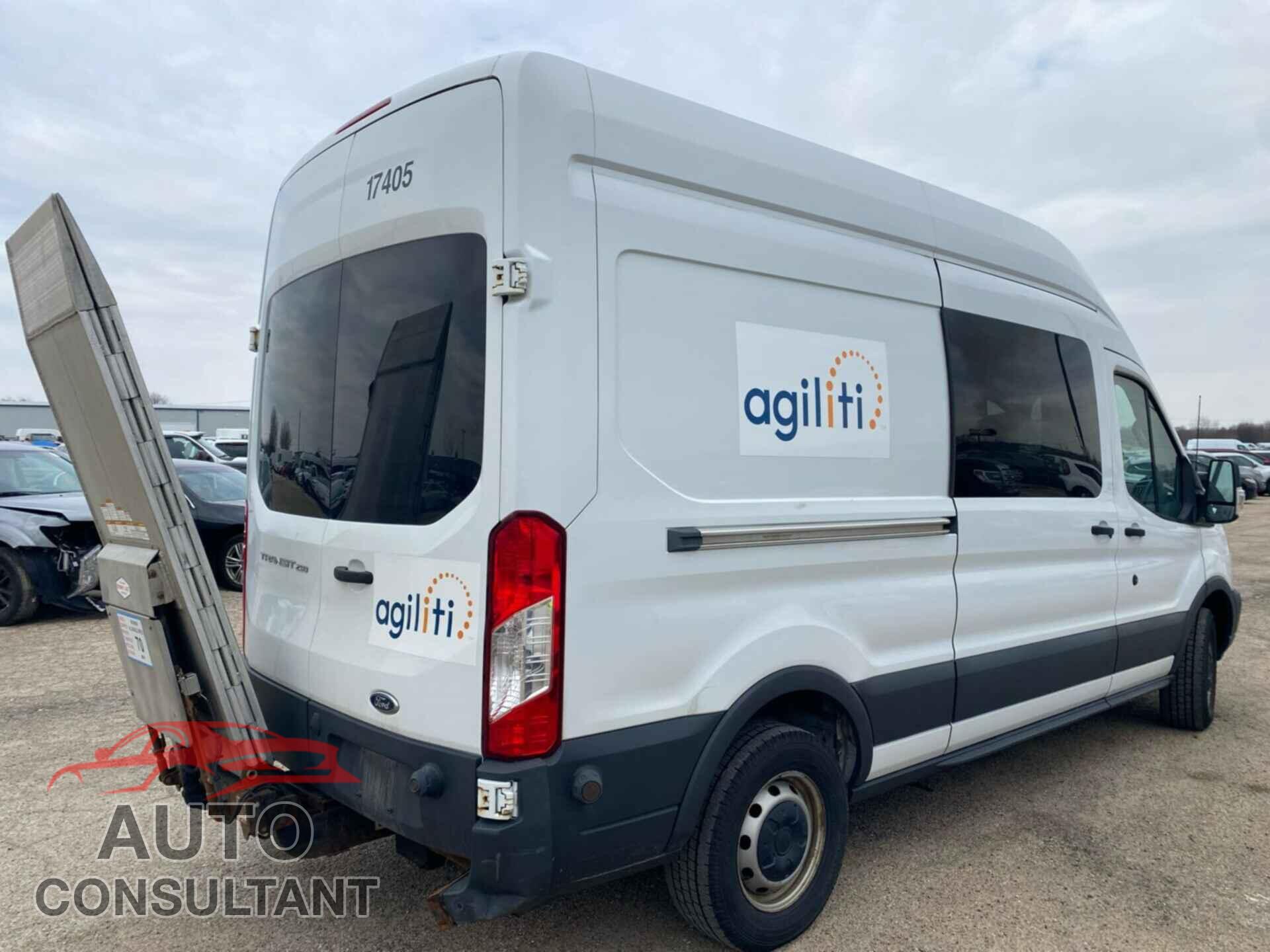 FORD TRANSIT 2017 - 1FTYR2XM2HKB02039