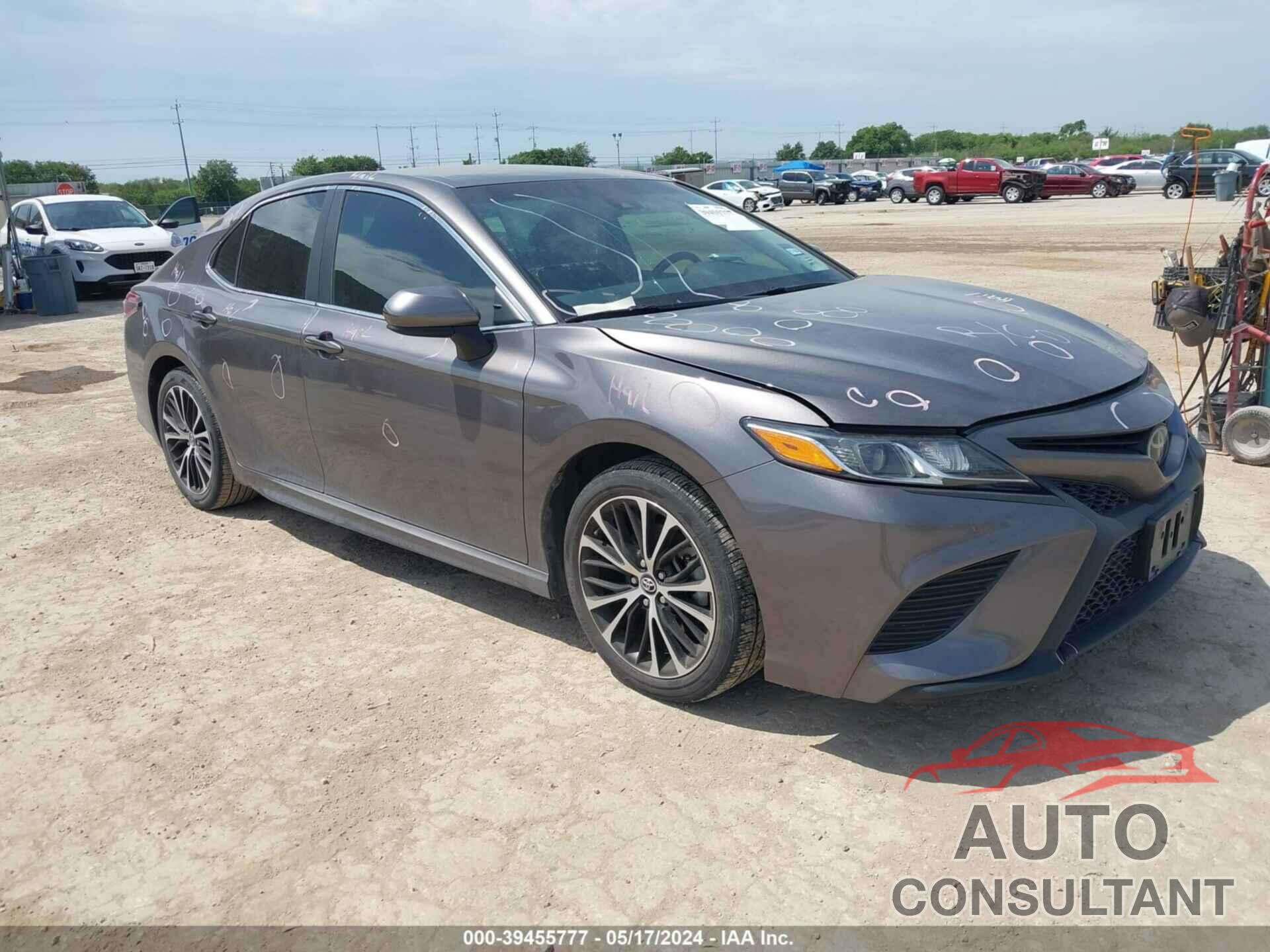 TOYOTA CAMRY 2018 - 4T1B11HK6JU151285