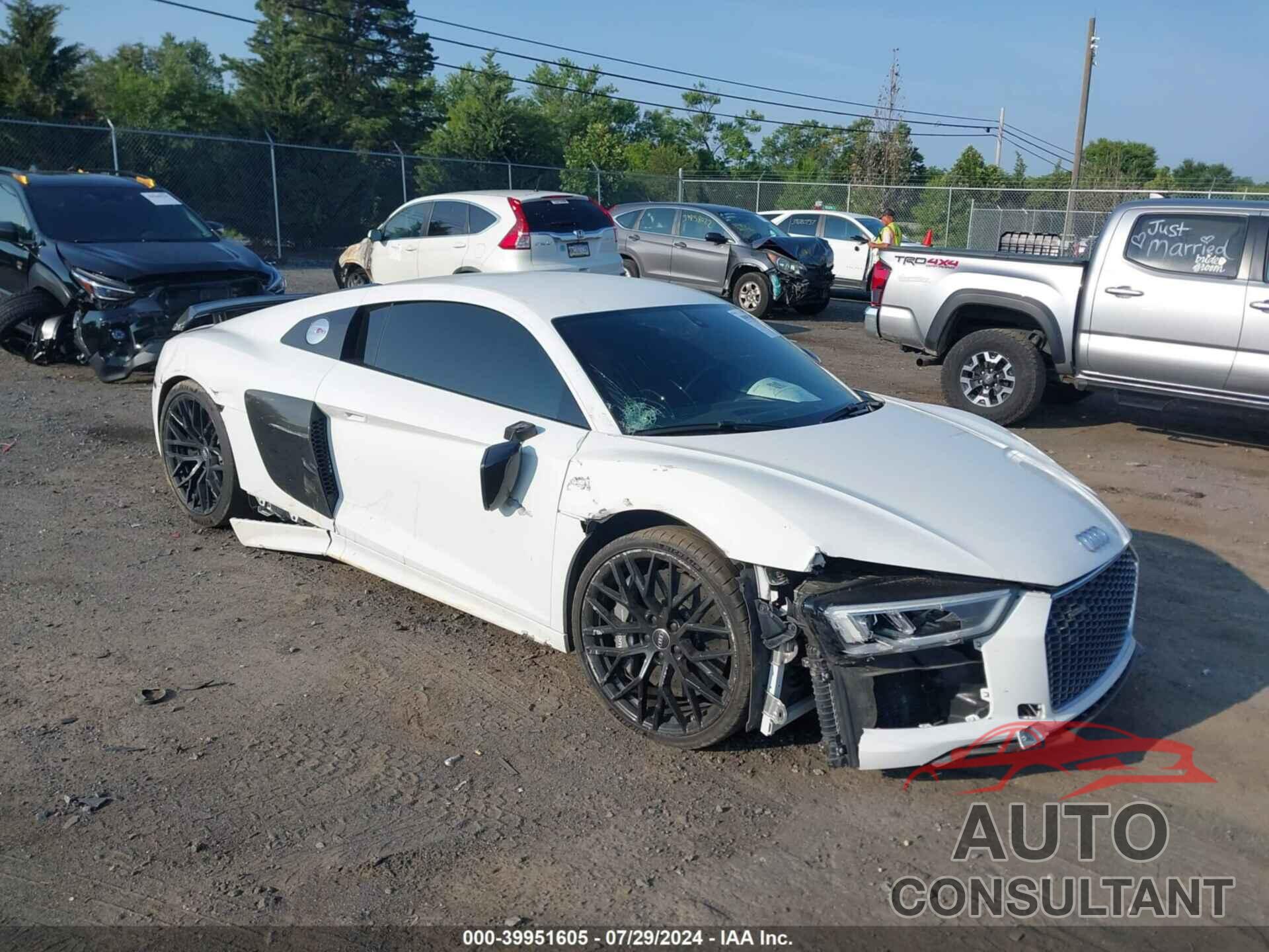 AUDI R8 2017 - WUAKBAFX7H7901367