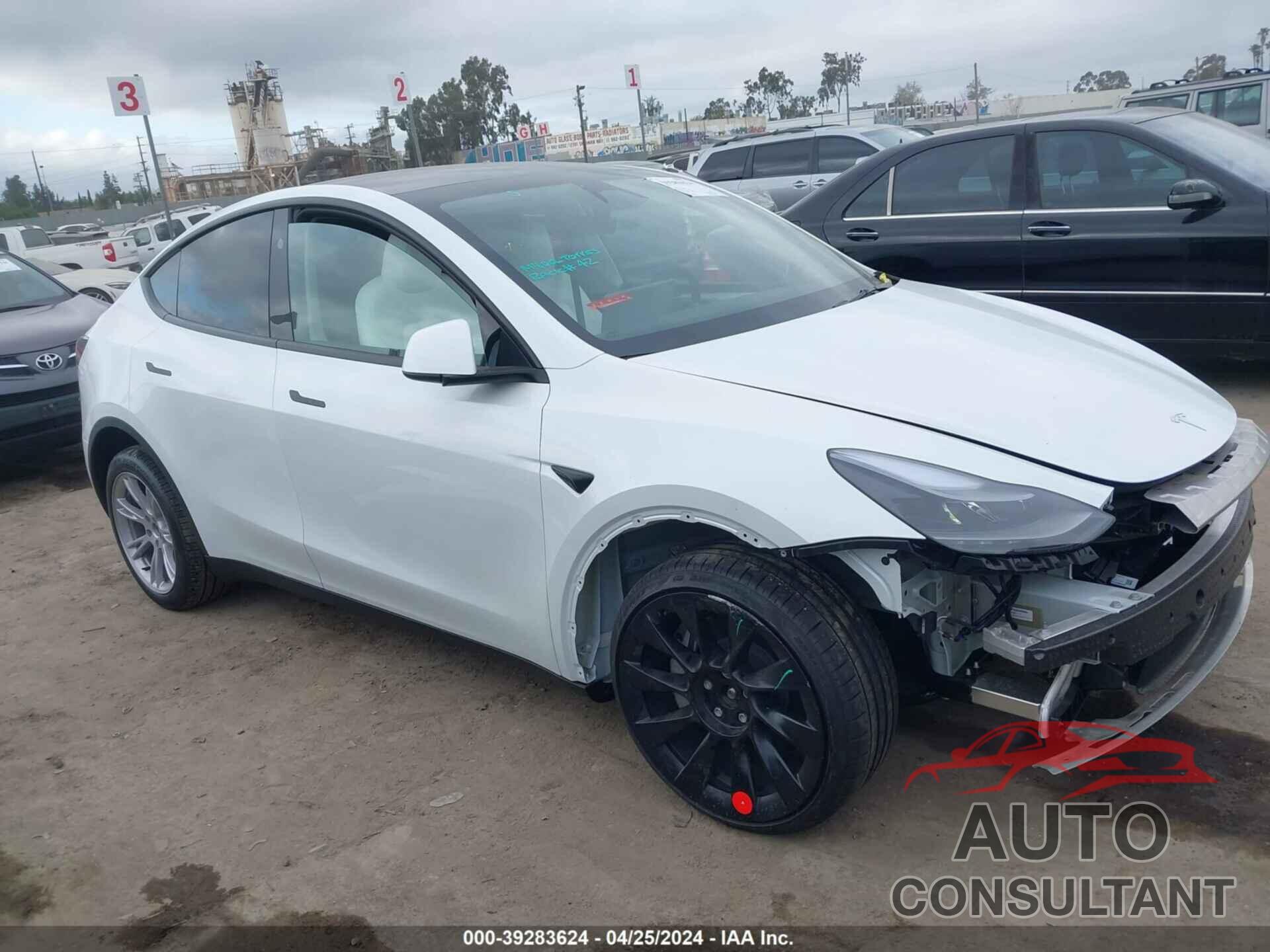 TESLA MODEL Y 2024 - 7SAYGDEE3RA233735