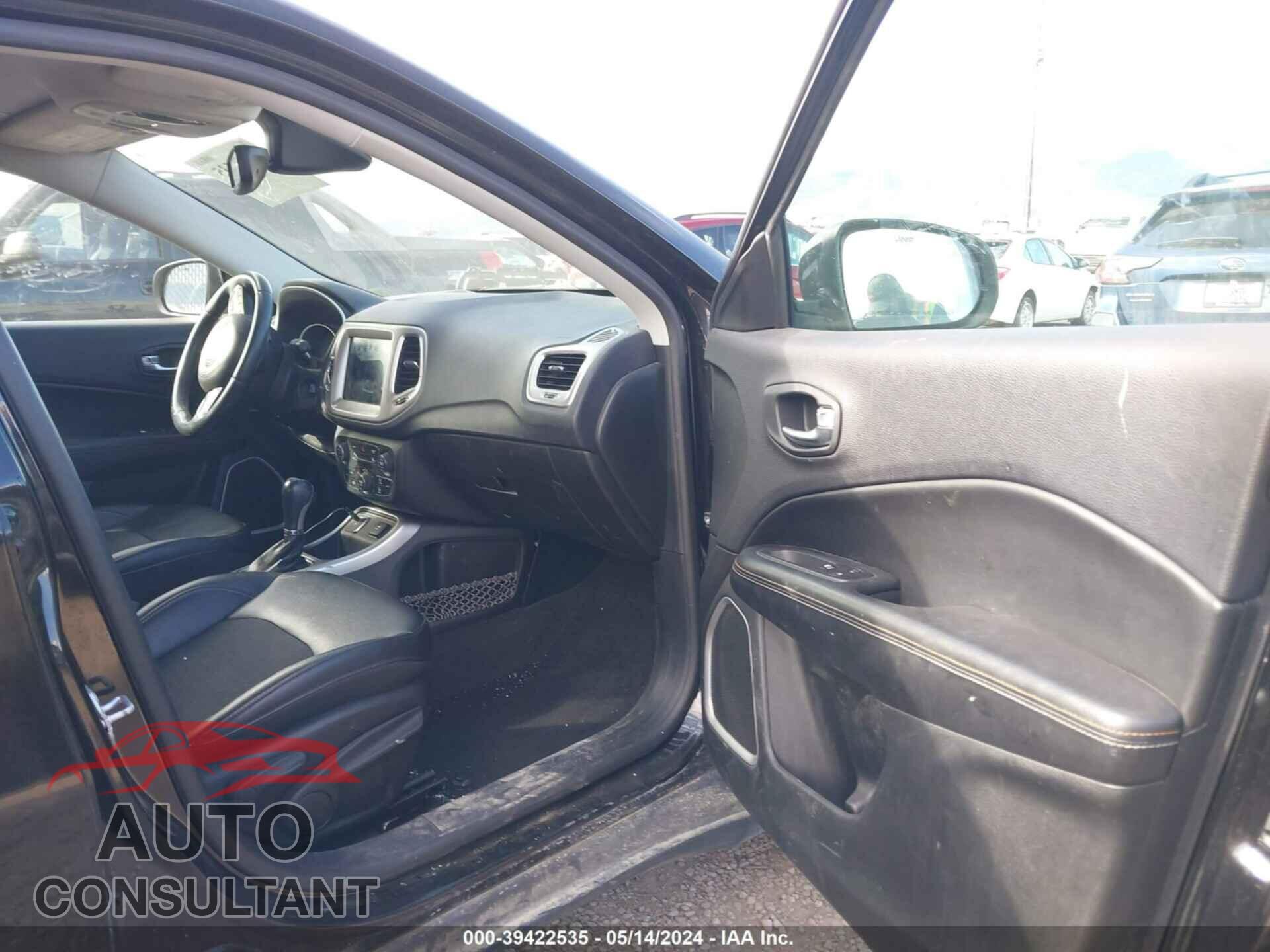 JEEP COMPASS 2018 - 3C4NJCBBXJT300085