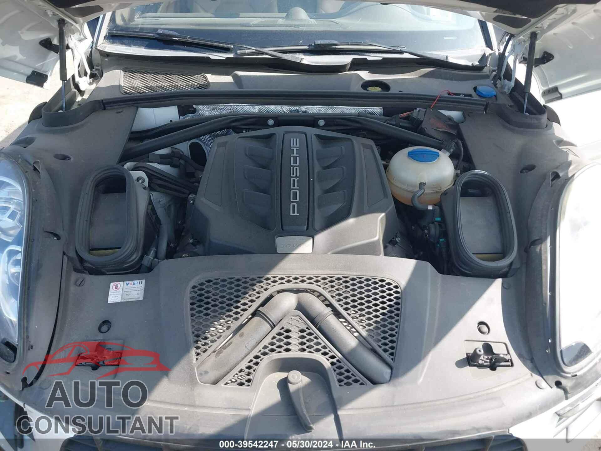 PORSCHE MACAN 2016 - WP1AB2A59GLB44674