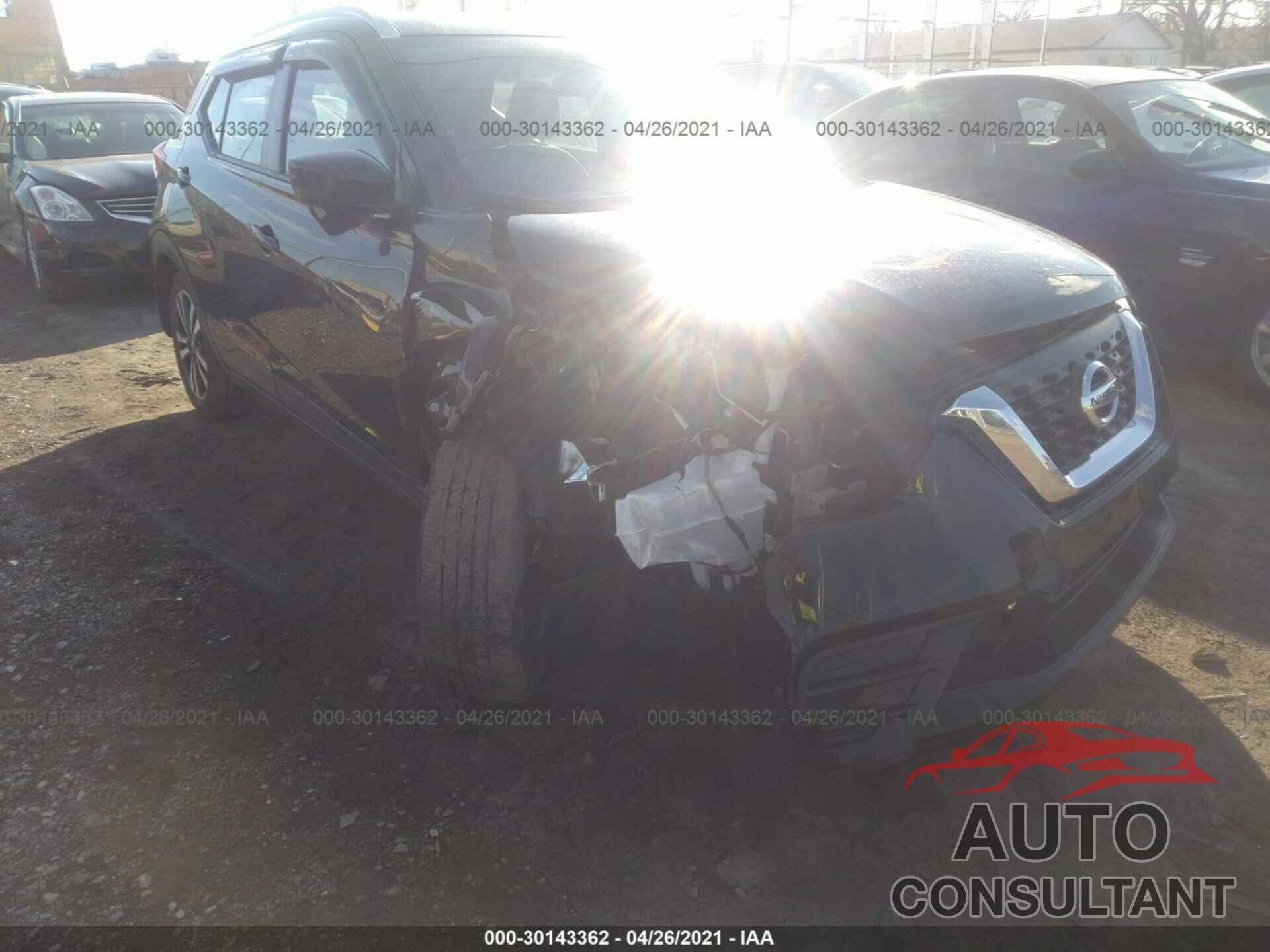 NISSAN KICKS 2018 - 3N1CP5CU8JL529904
