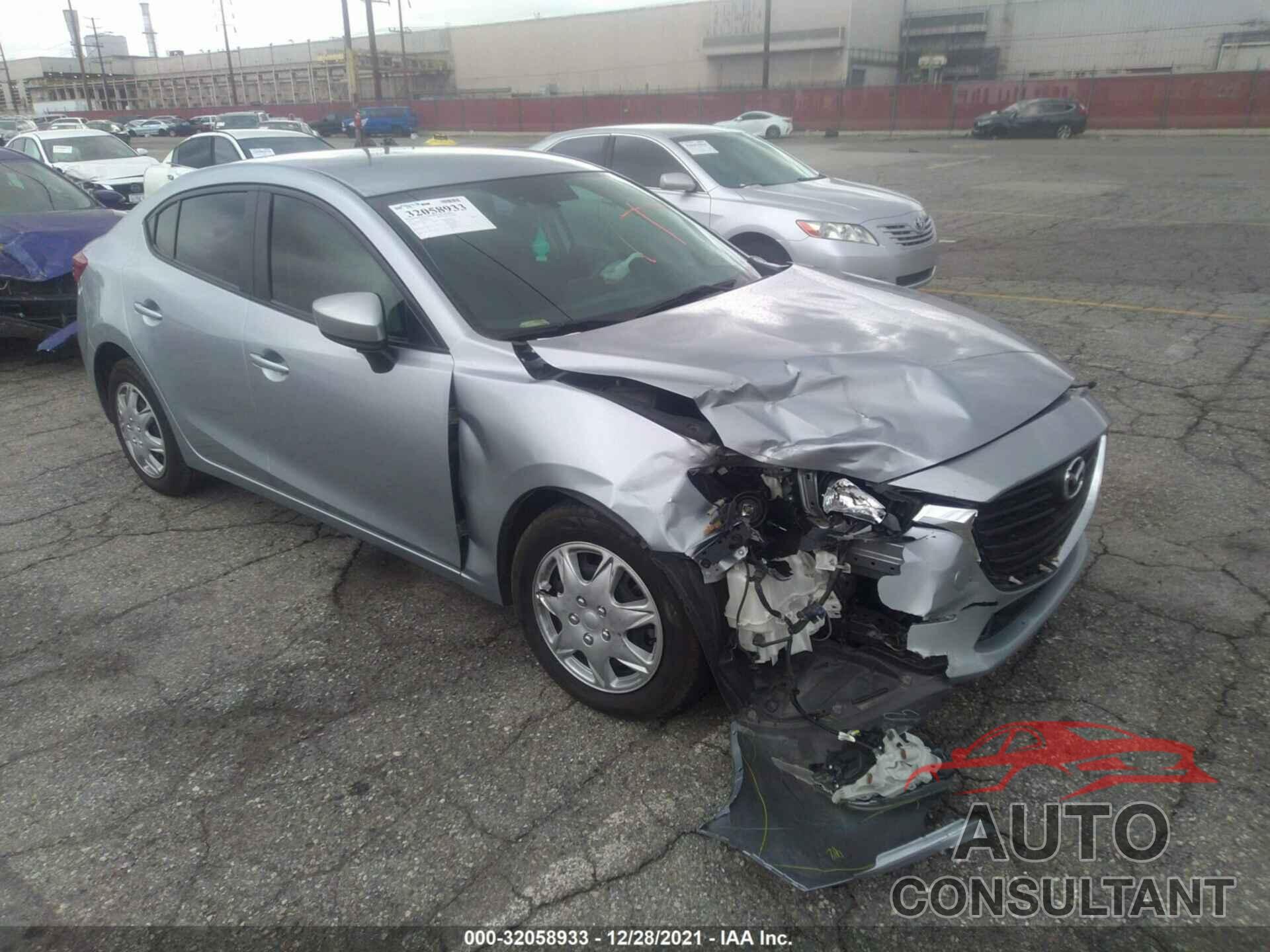 MAZDA MAZDA3 4-DOOR 2017 - 3MZBN1U70HM157685