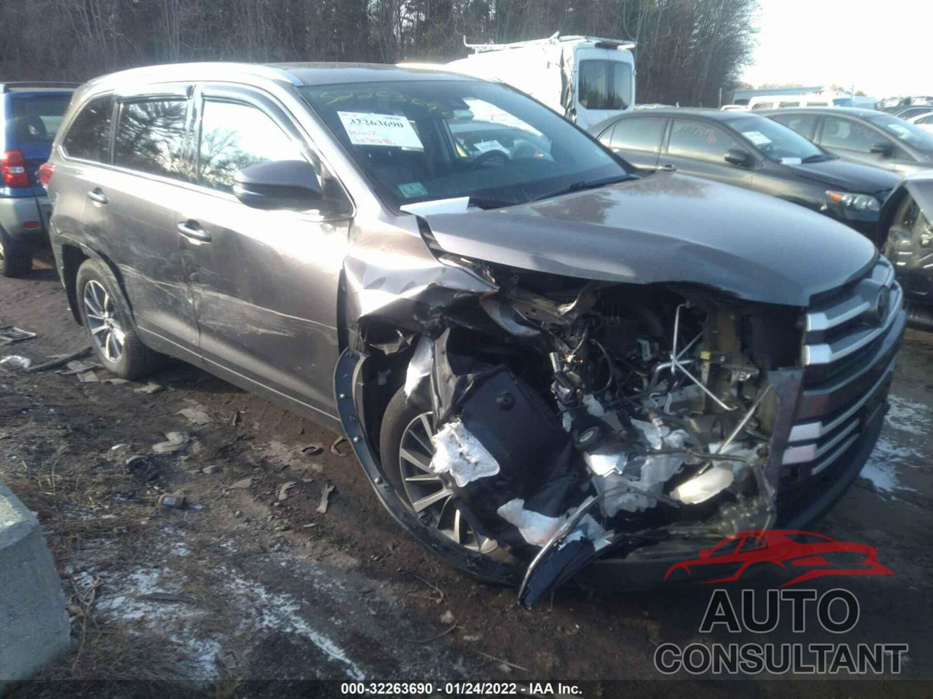 TOYOTA HIGHLANDER 2019 - 5TDJZRFH2KS615404