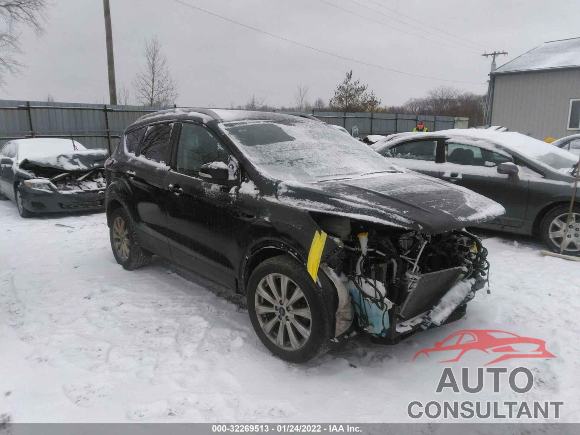 FORD ESCAPE 2017 - 1FMCU0JD8HUC75652