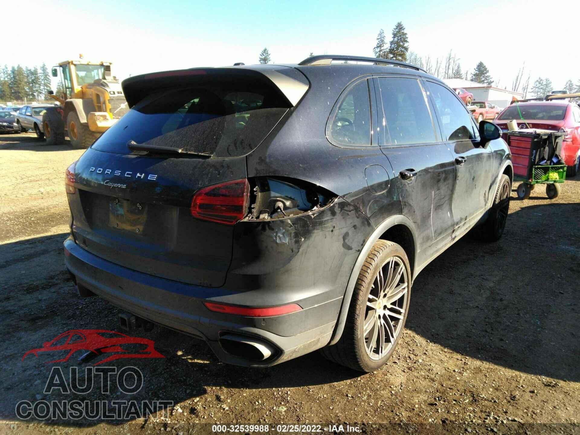 PORSCHE CAYENNE 2016 - WP1AA2A28GKA13072