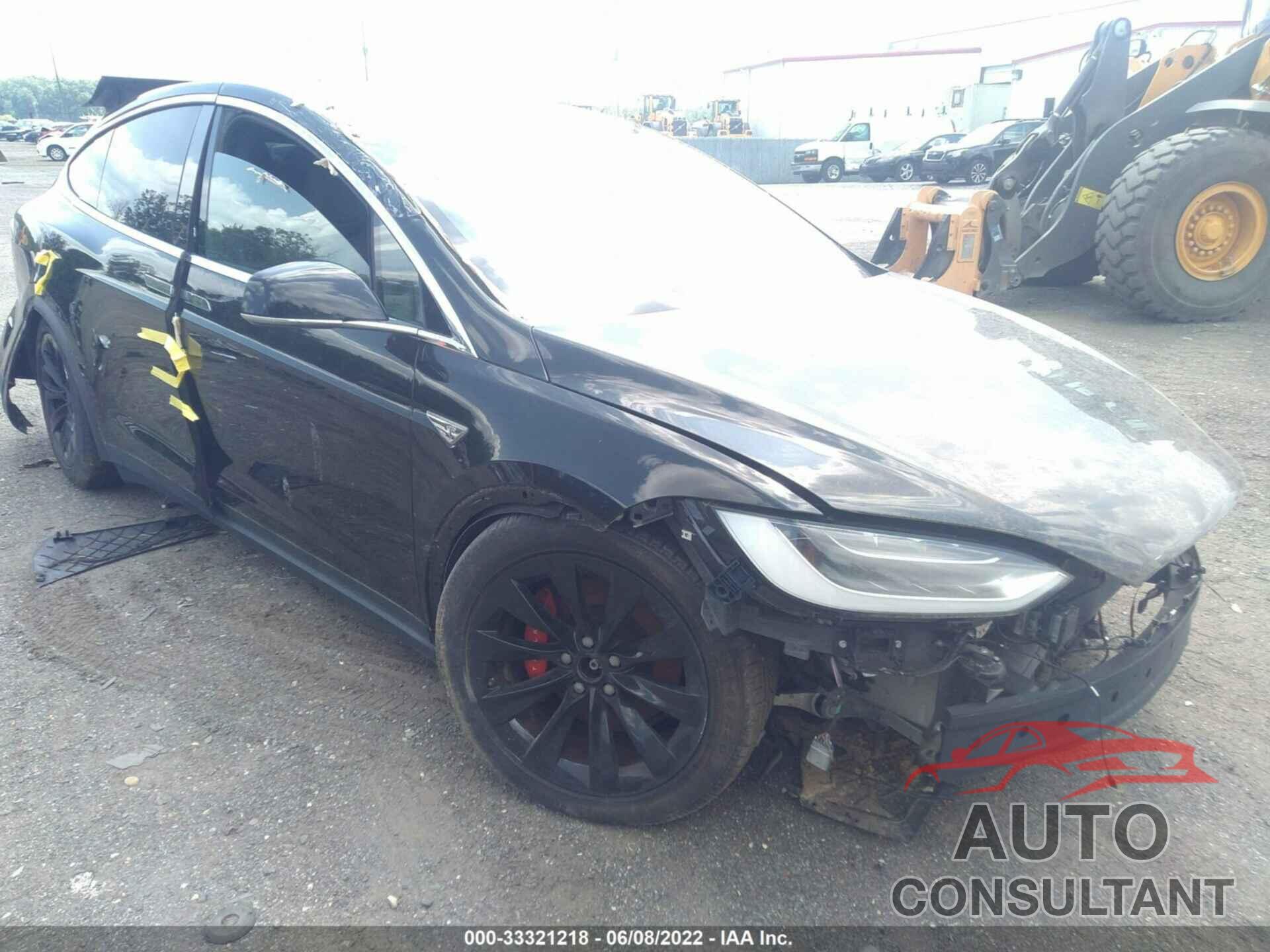 TESLA MODEL X 2016 - 5YJXCAE43GF000884