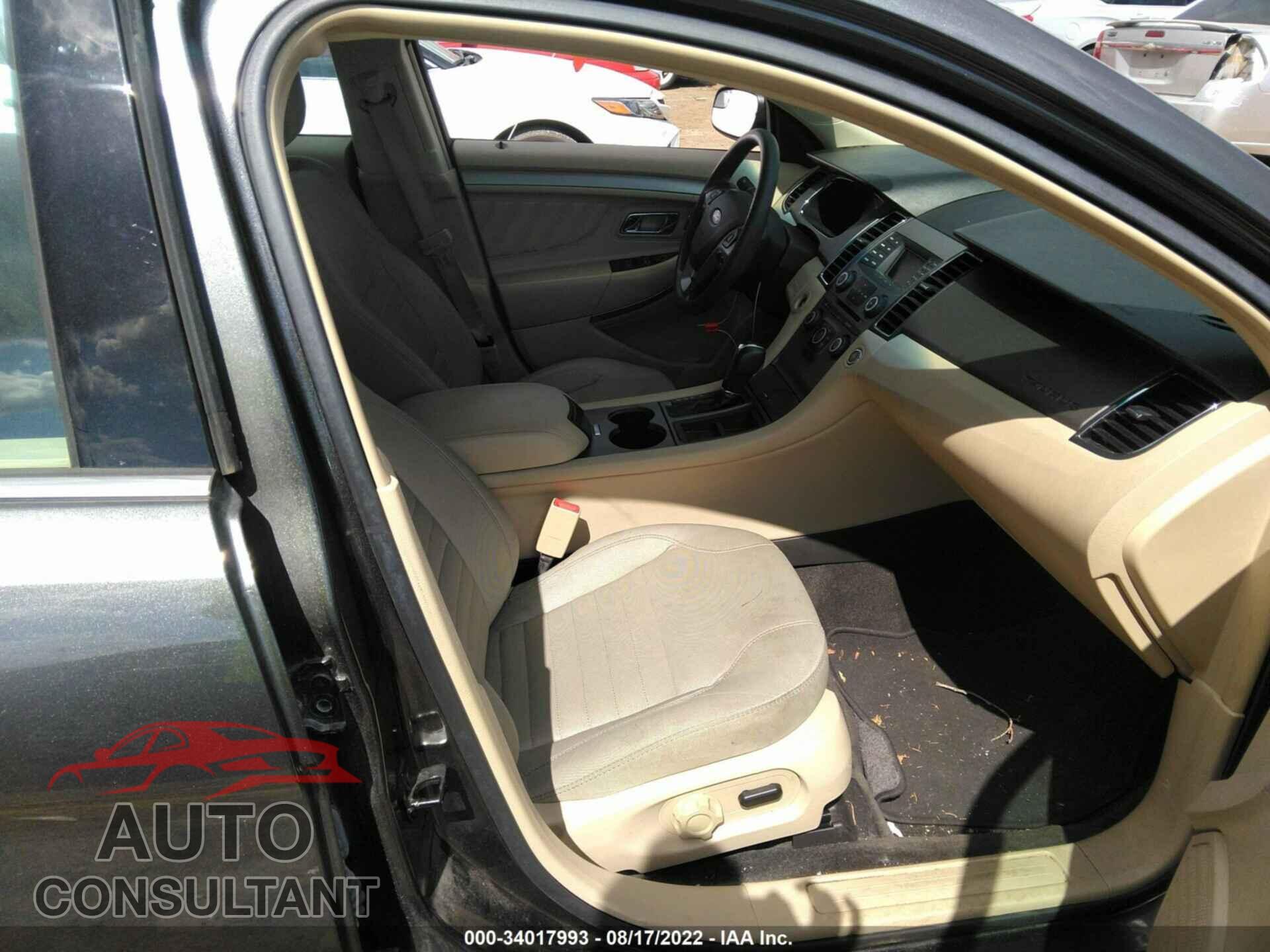 FORD TAURUS 2017 - 1FAHP2D82HG106498