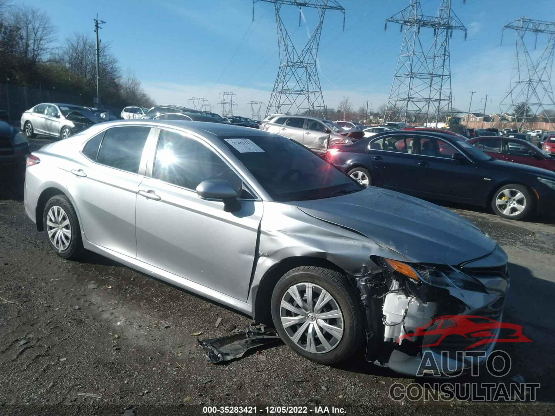 TOYOTA CAMRY 2018 - 4T1B11HK5JU078278