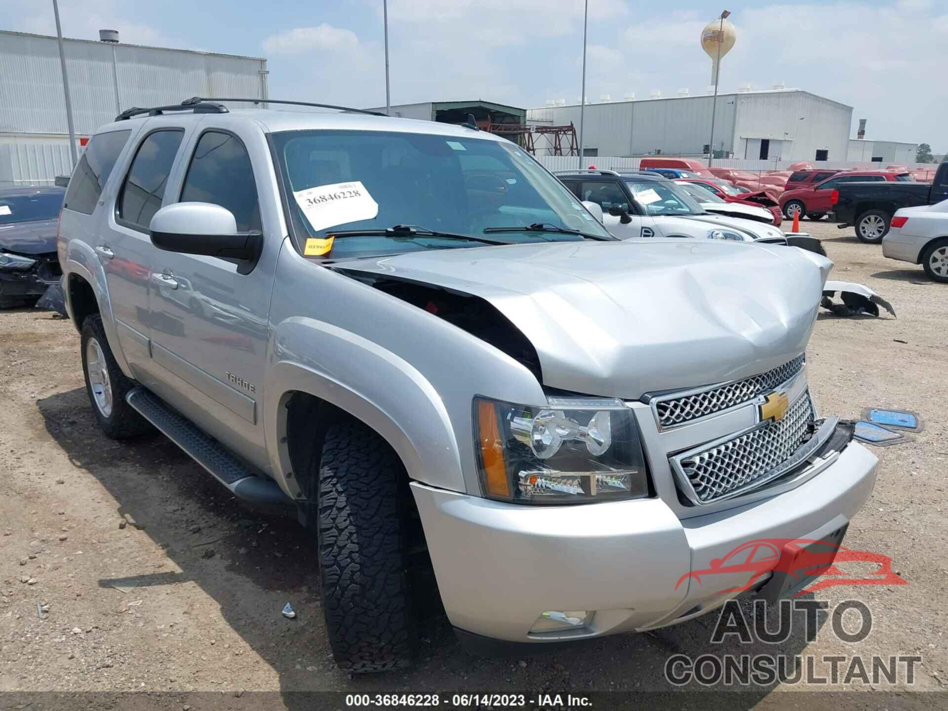 CHEVROLET TAHOE 2013 - 1GNSKBE02DR110158