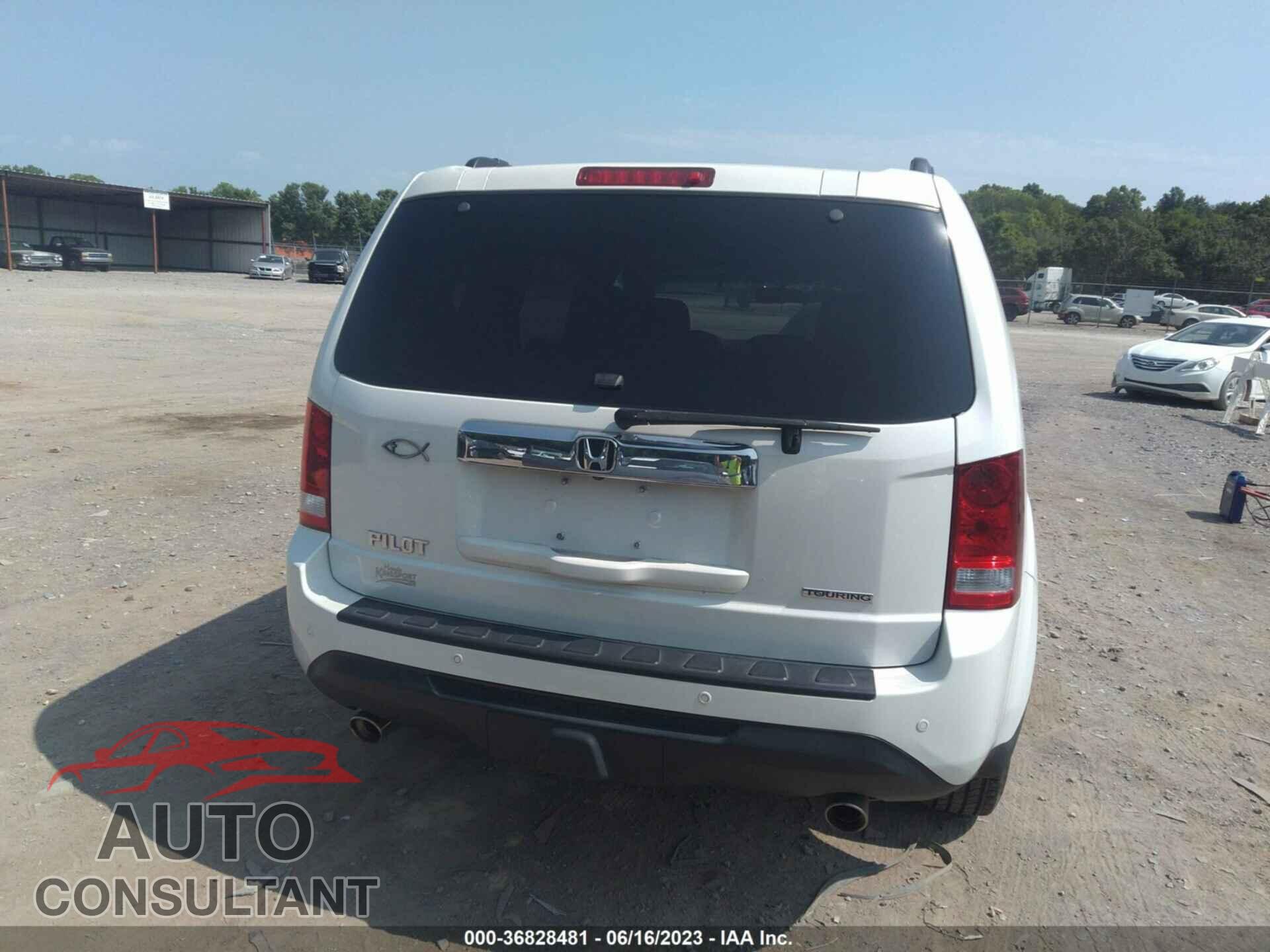 HONDA PILOT 2015 - 5FNYF3H94FB020297