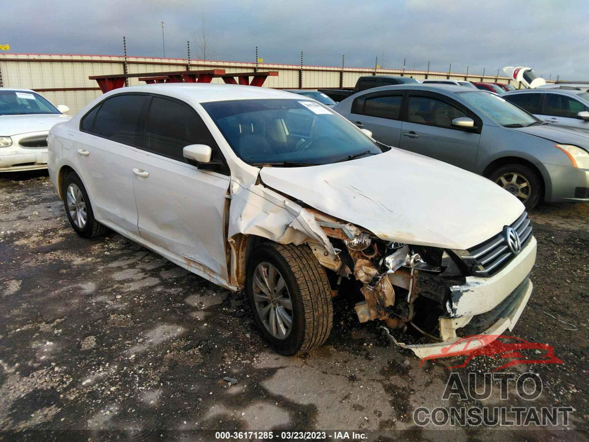 VOLKSWAGEN PASSAT 2015 - 1VWAS7A35FC007160