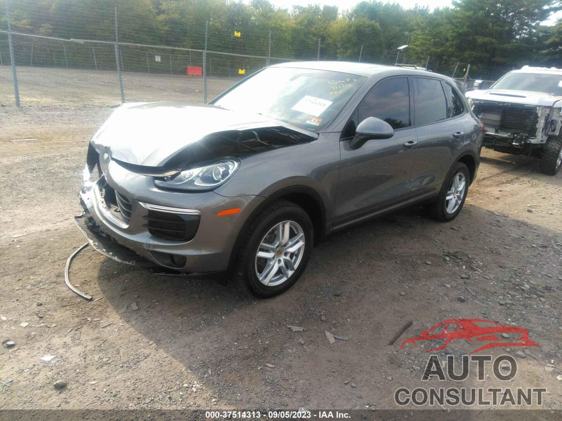 PORSCHE CAYENNE 2016 - WP1AA2A29GKA10925