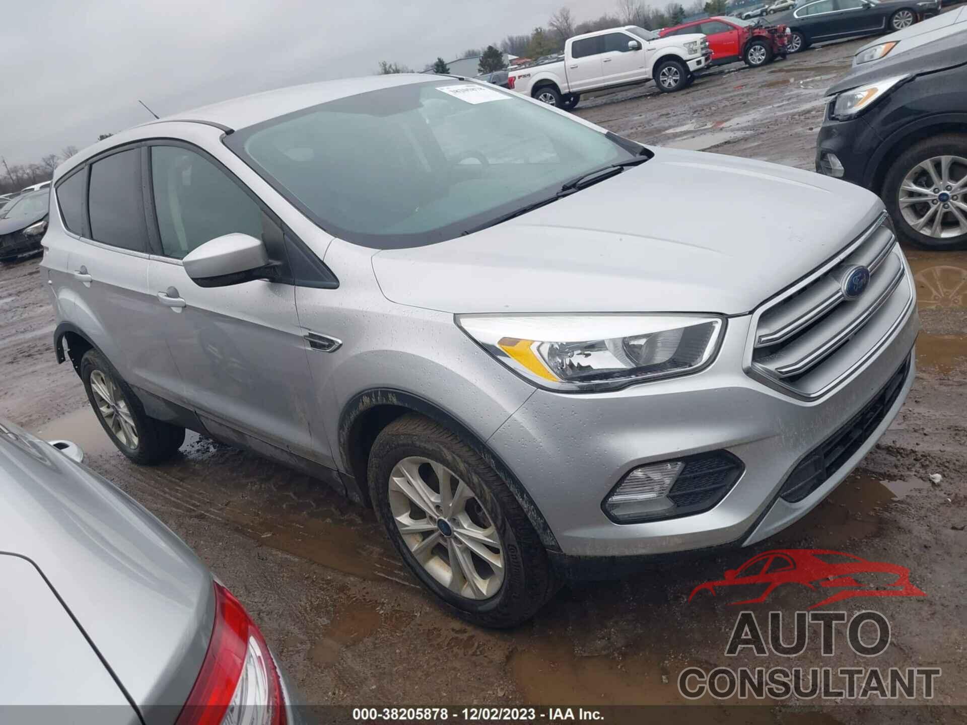 FORD ESCAPE 2017 - 1FMCU0GD3HUC38242