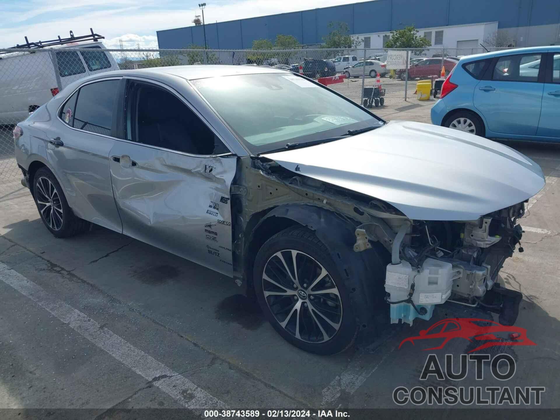 TOYOTA CAMRY 2019 - 4T1B11HK3KU182883