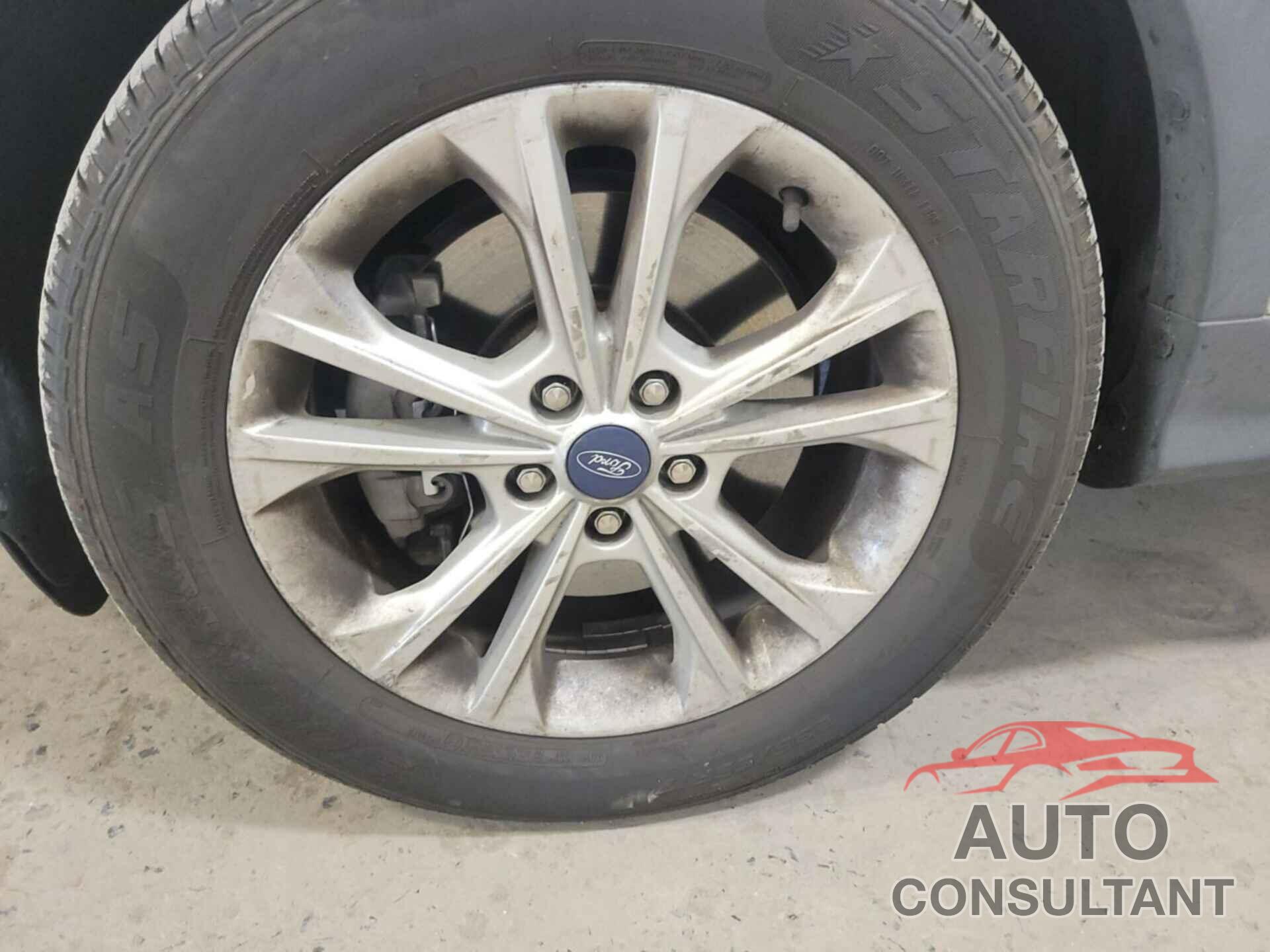 FORD ESCAPE 2018 - 1FMCU9GD1JUD12302