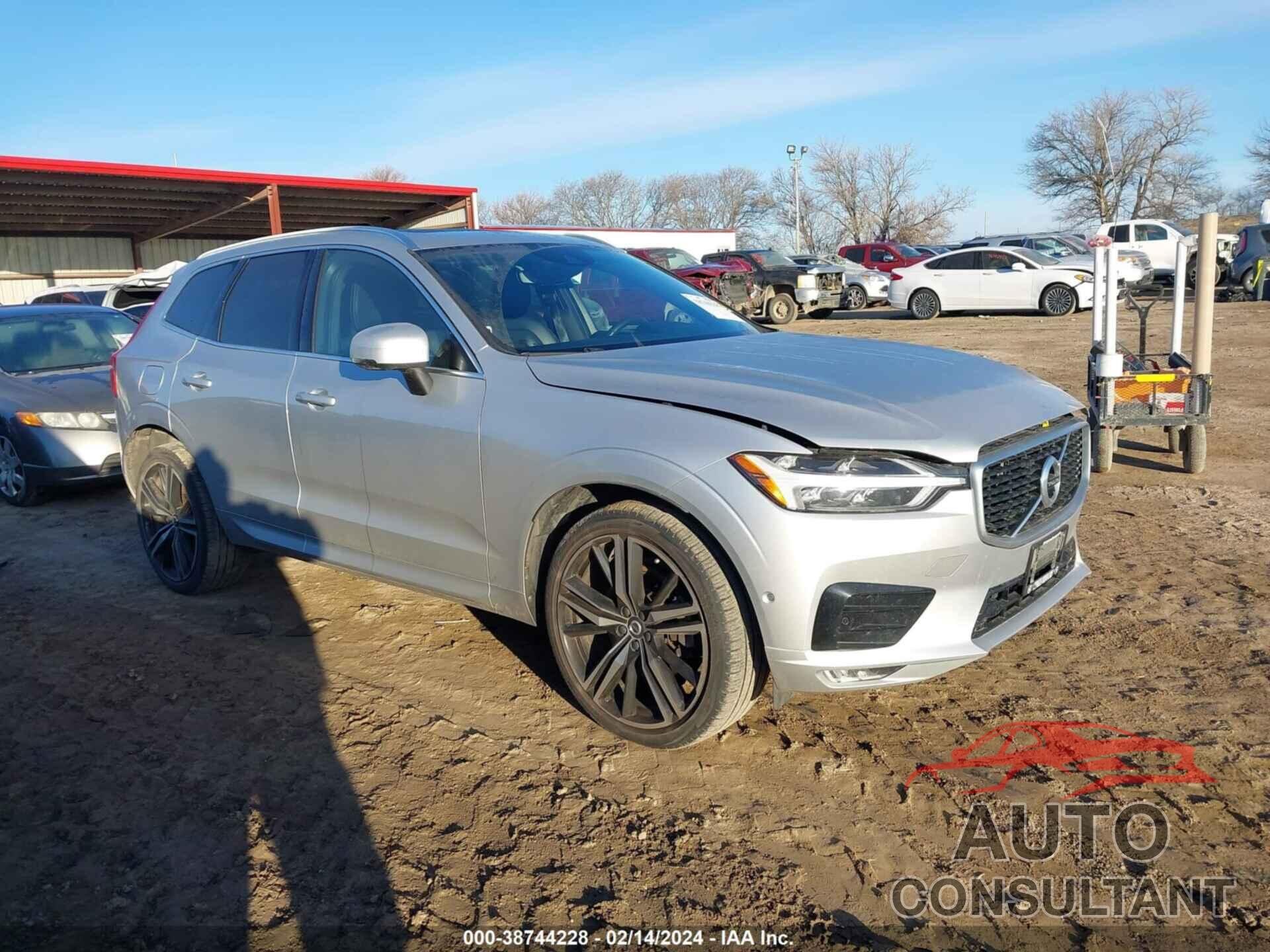 VOLVO XC60 2019 - LYVA22RM3KB315946