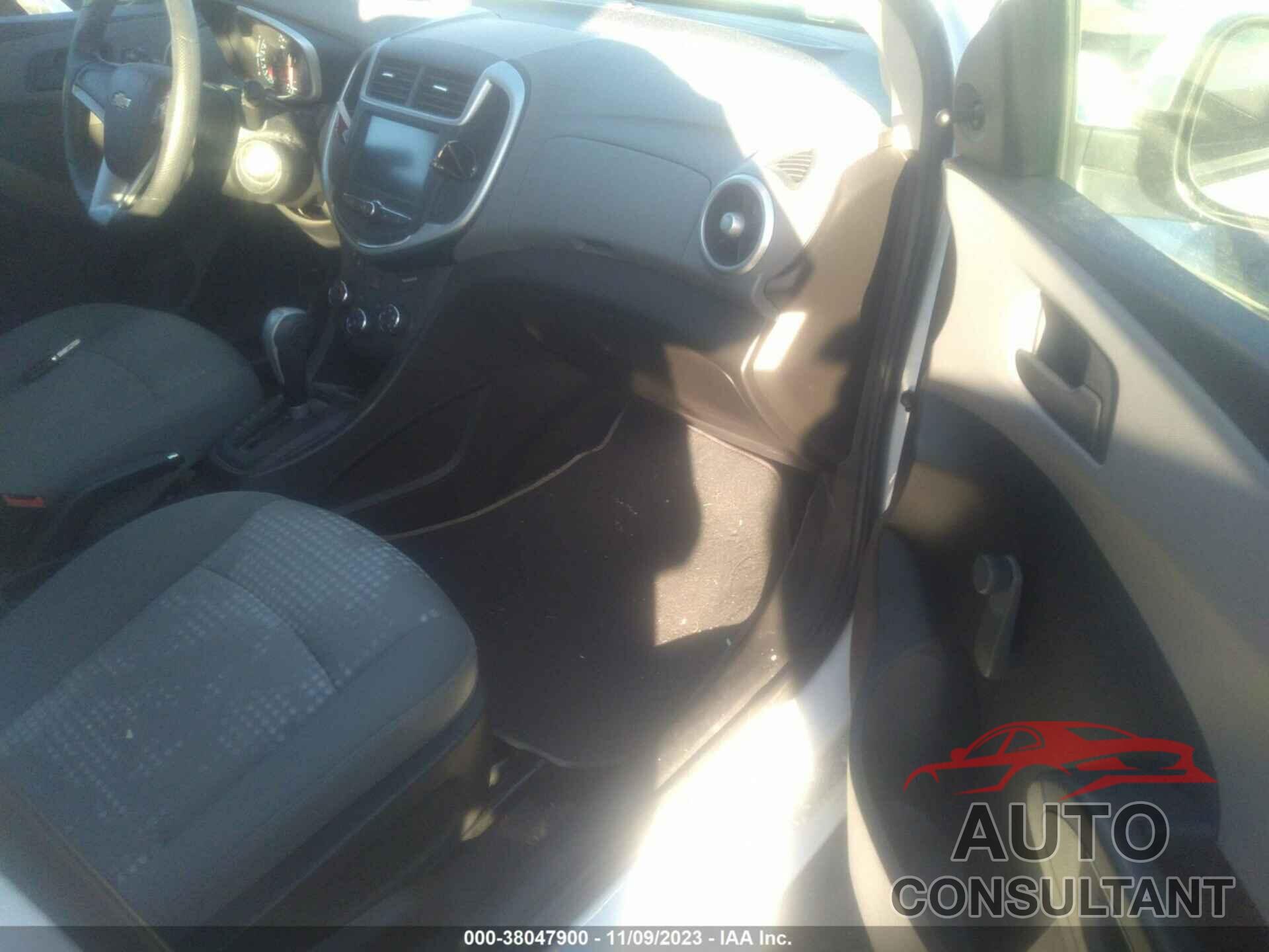 CHEVROLET SONIC 2017 - 1G1JG6SH9H4170134