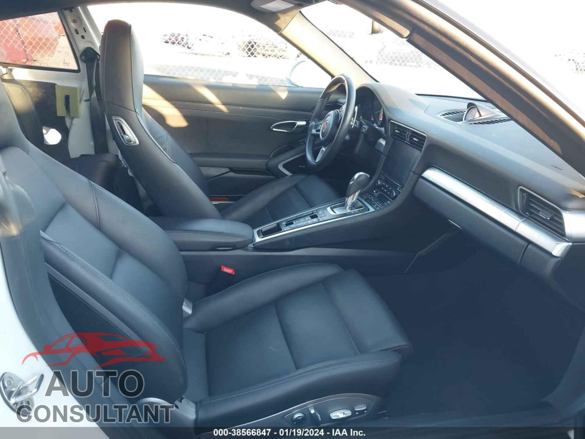 PORSCHE 911 2017 - WP0AB2A95HS123655
