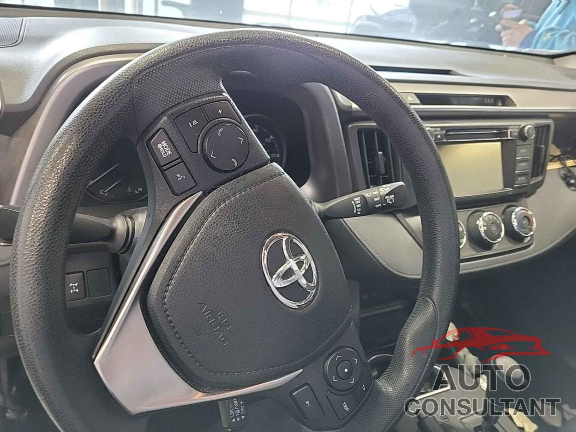 TOYOTA RAV4 2018 - JTMBFREV9JJ241924