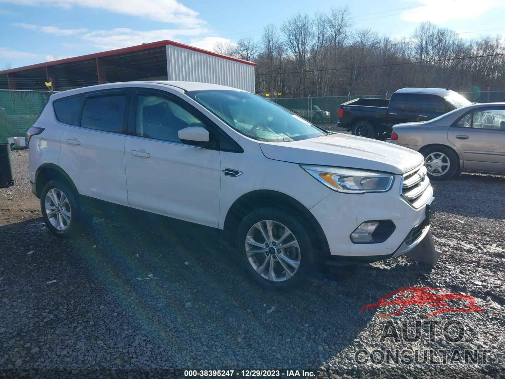 FORD ESCAPE 2017 - 1FMCU9GD4HUE89193